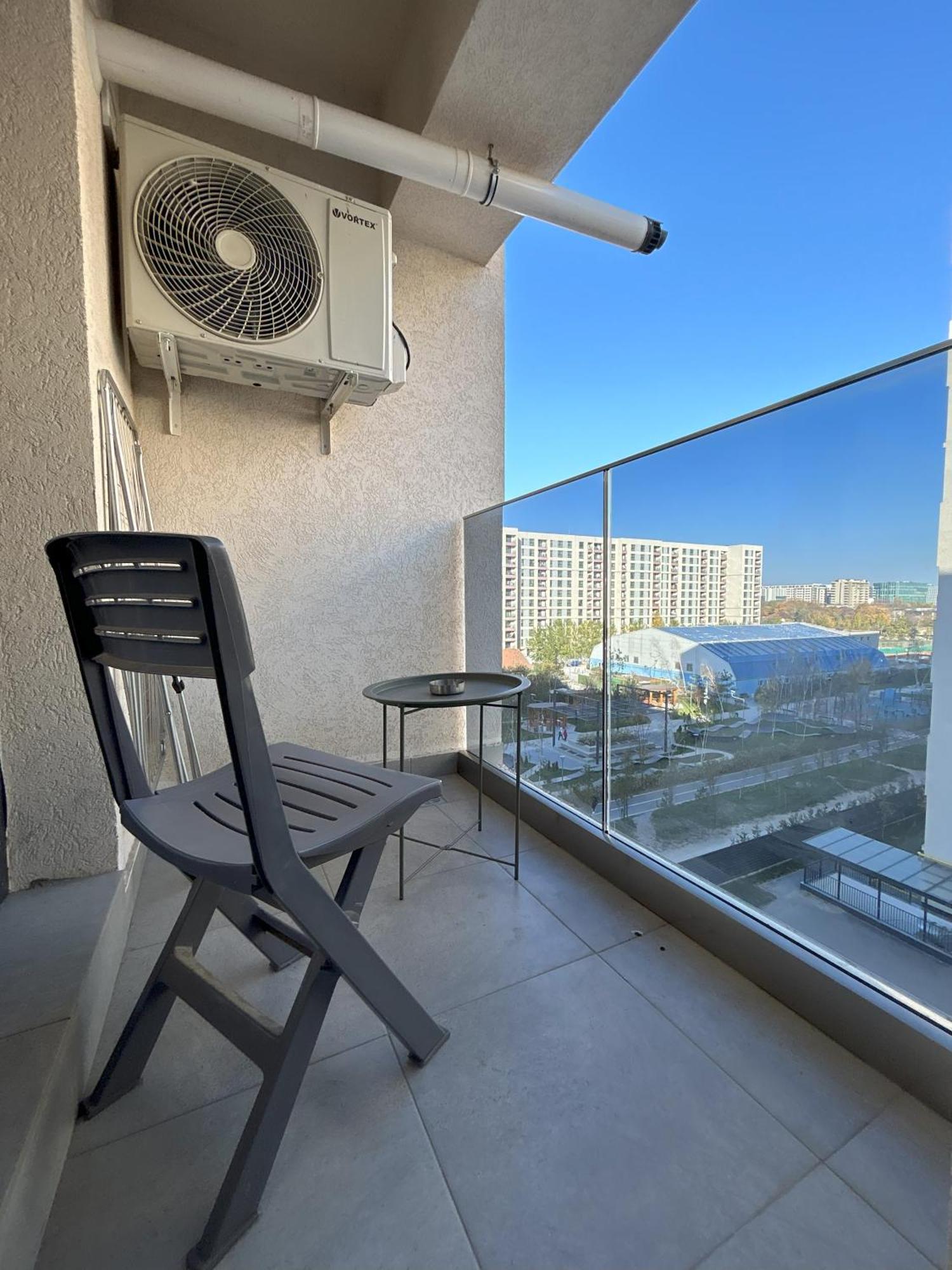 Urban Retreat With Balcony At Exigent Plaza - 06 Apartment Bucharest