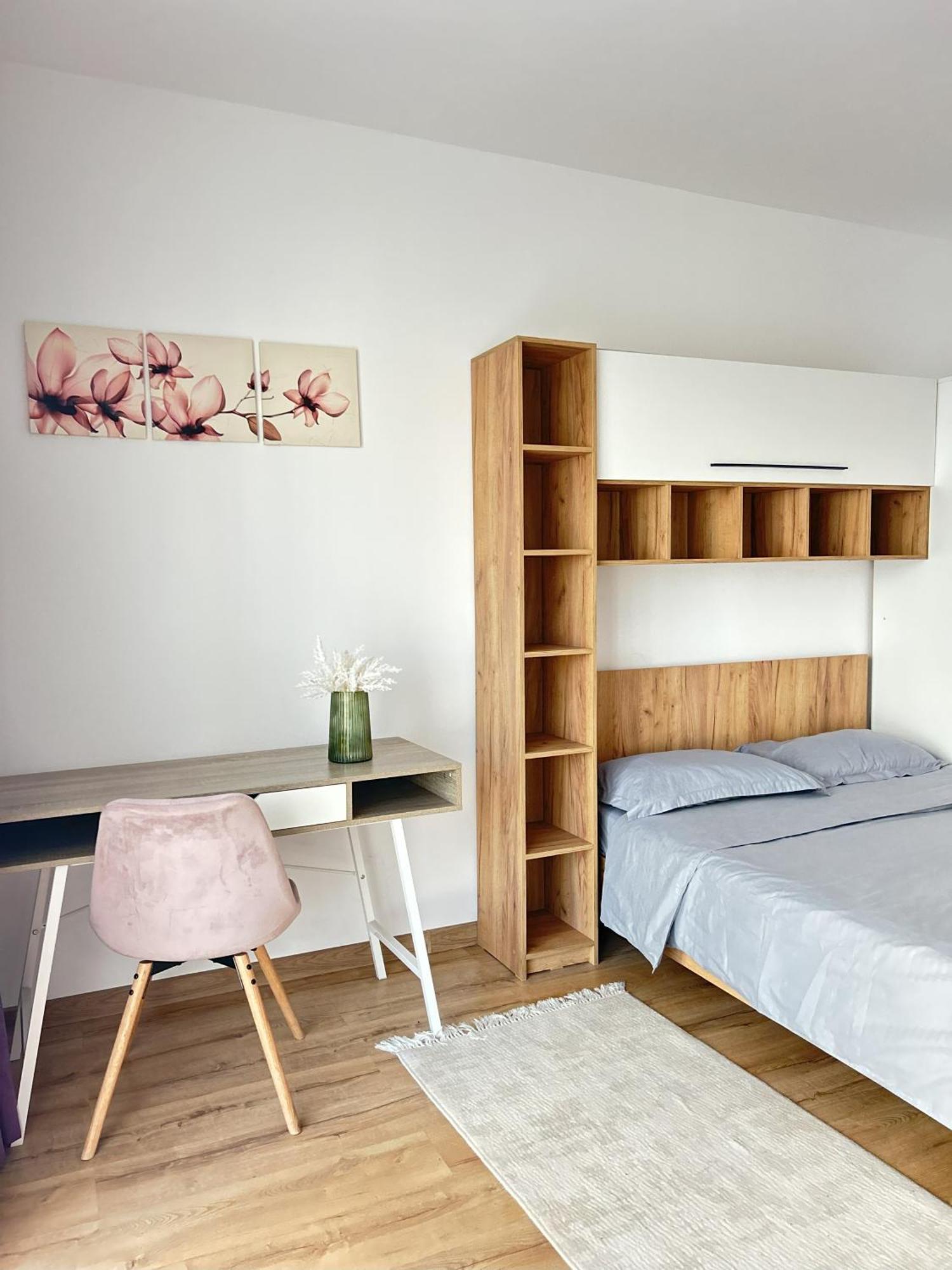 Urban Retreat With Balcony At Exigent Plaza - 06 Apartment *