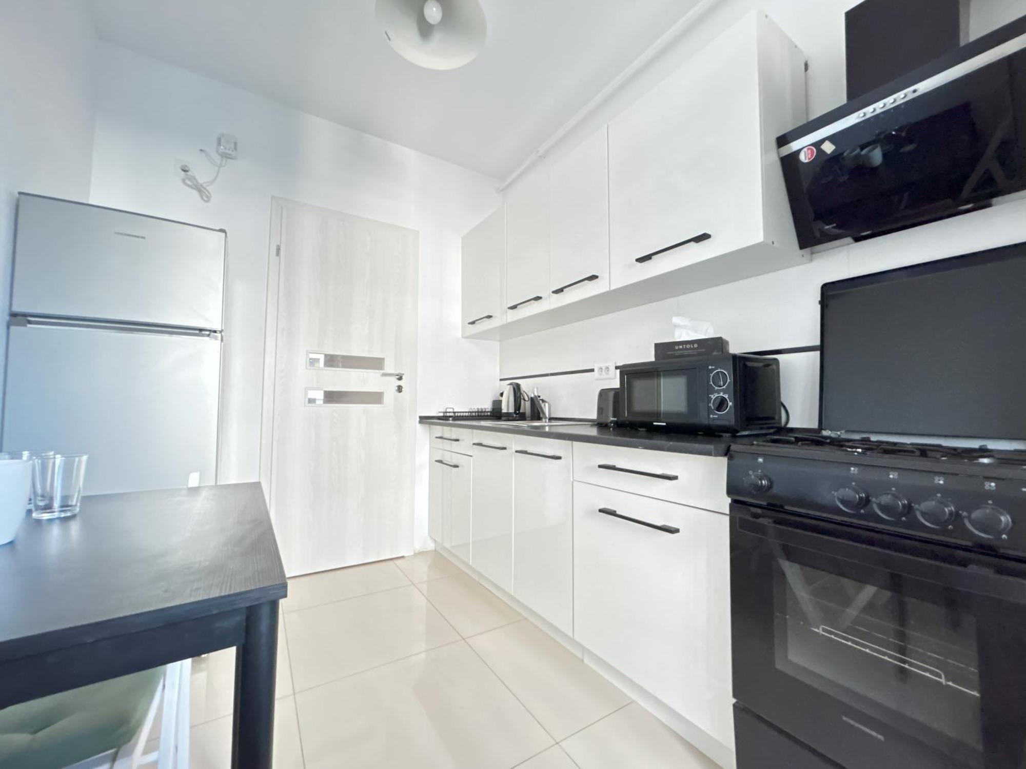 Urban Retreat With Balcony At Exigent Plaza - 06 Apartment *
