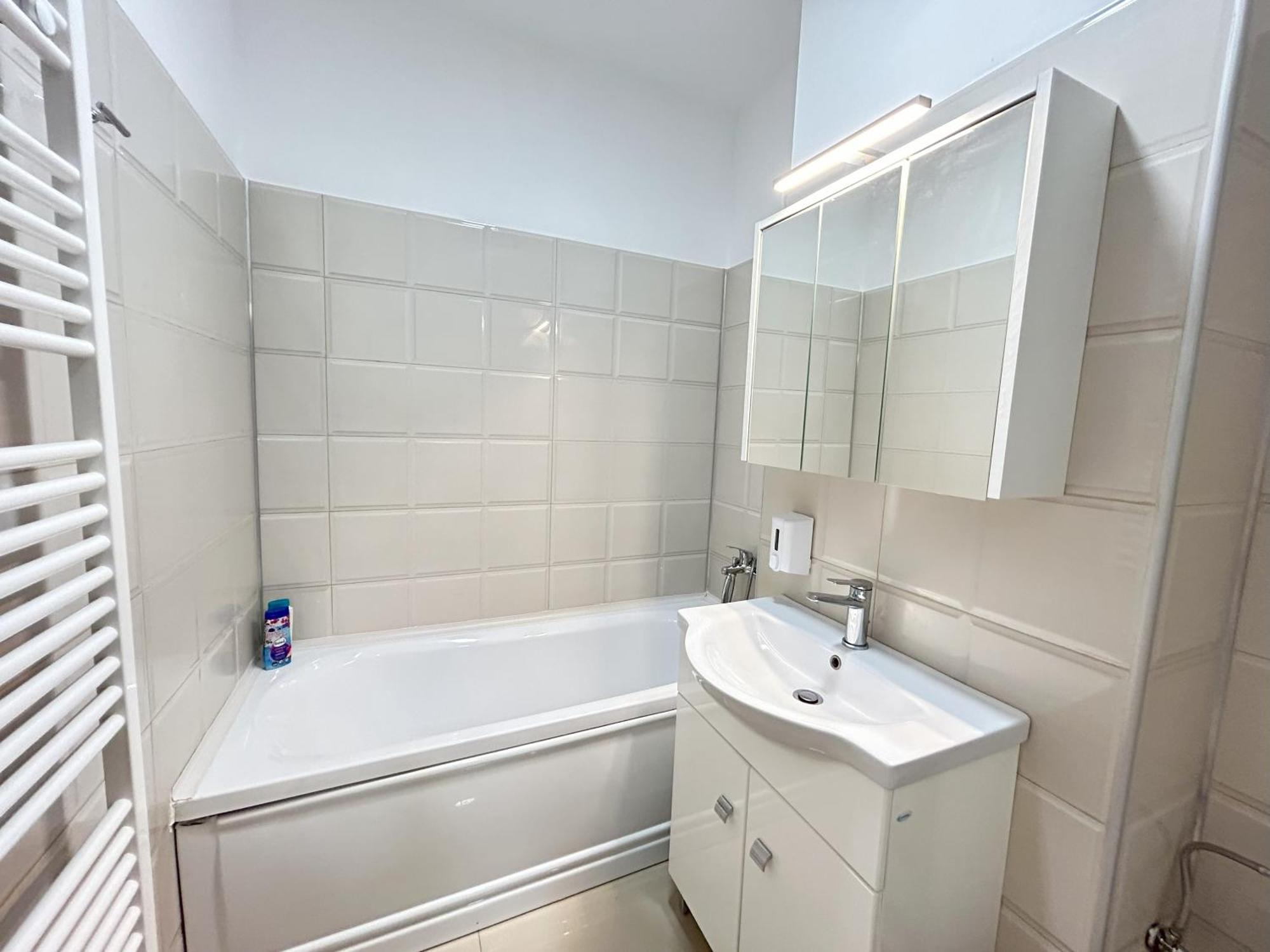 Apartment Urban Retreat With Balcony At Exigent Plaza - 06 Bucharest
