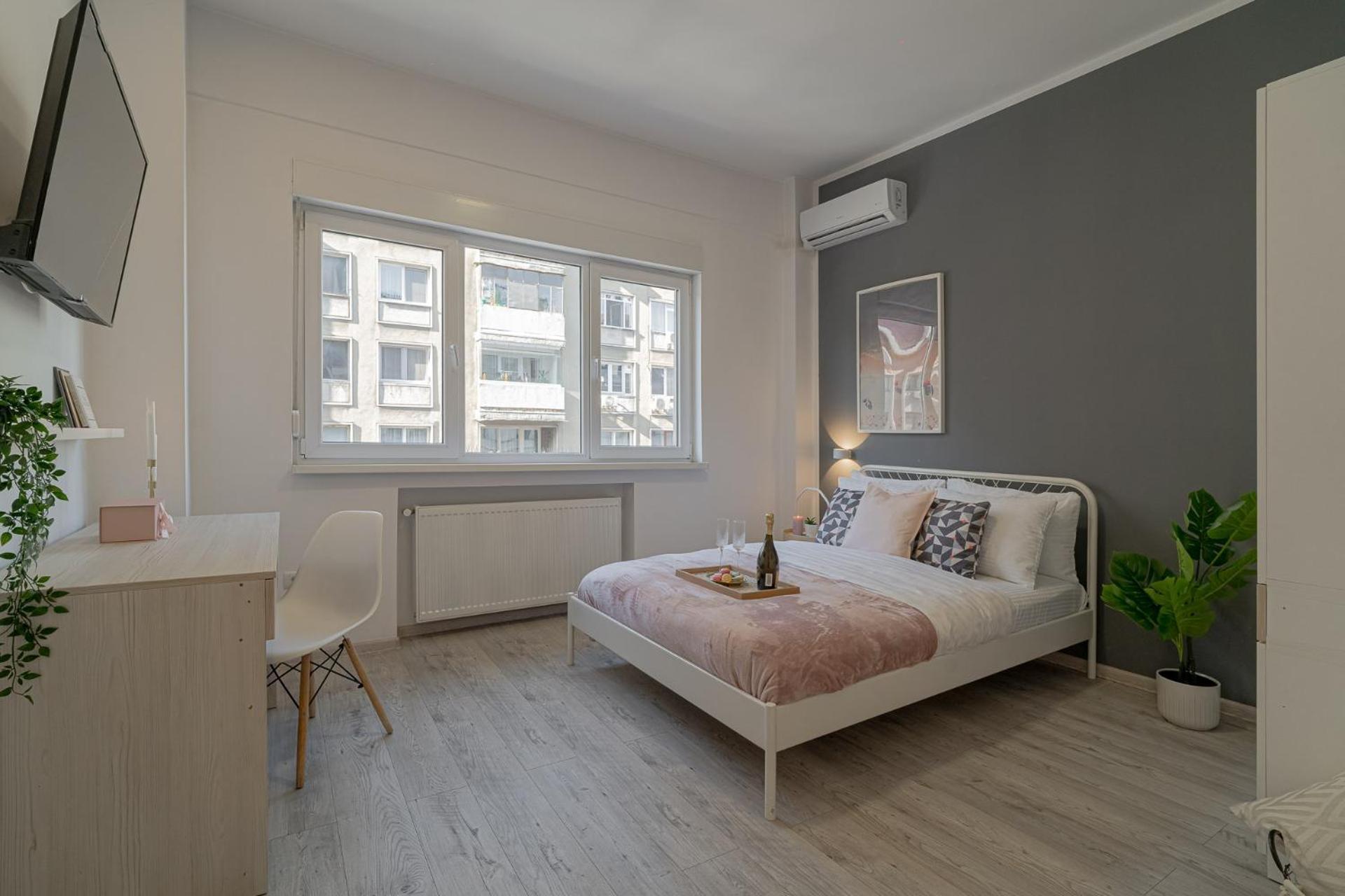4br Sanctuary Near Cismigiu Park & Piata Universitatii Bucharest