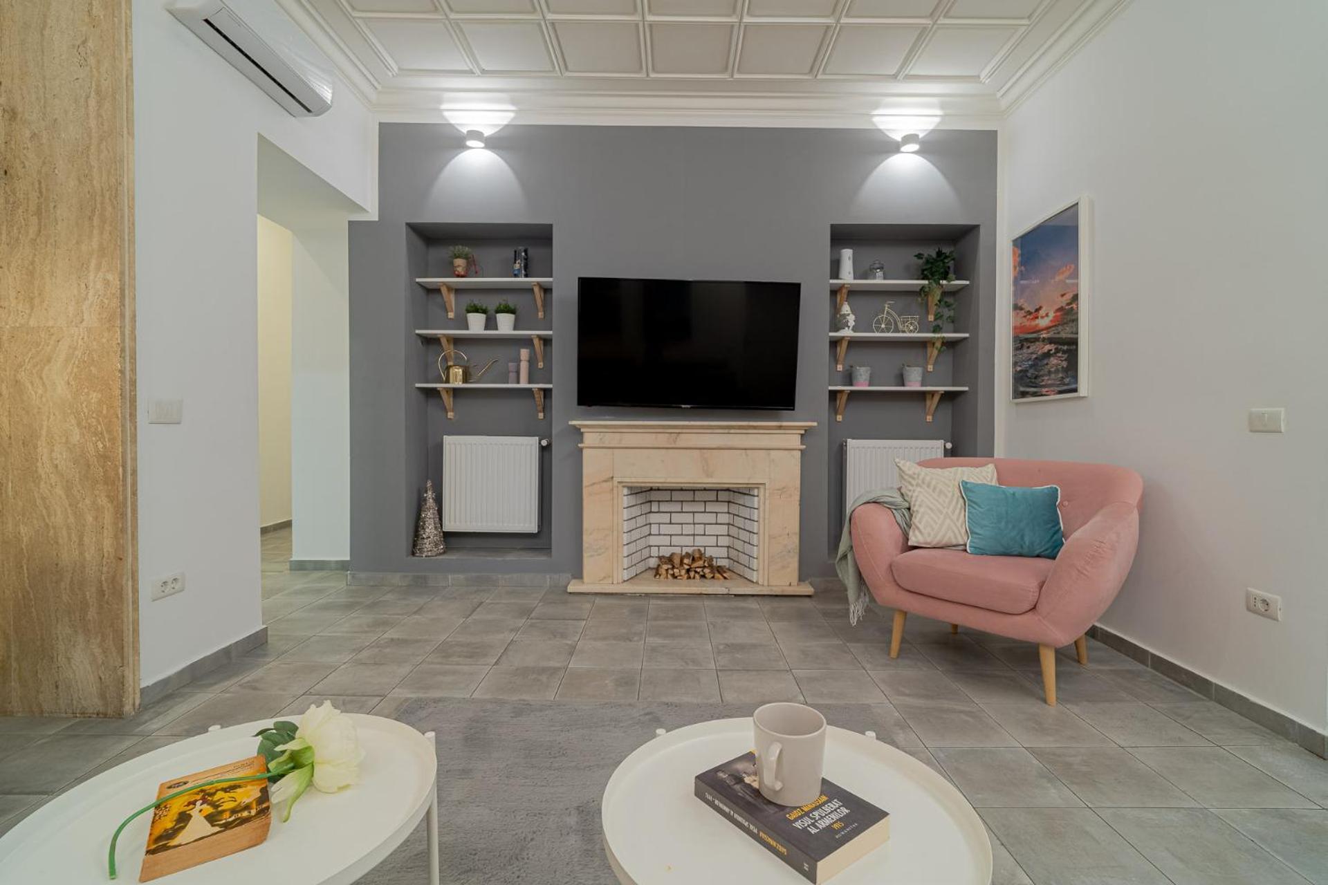 4br Sanctuary Near Cismigiu Park & Piata Universitatii Apartment