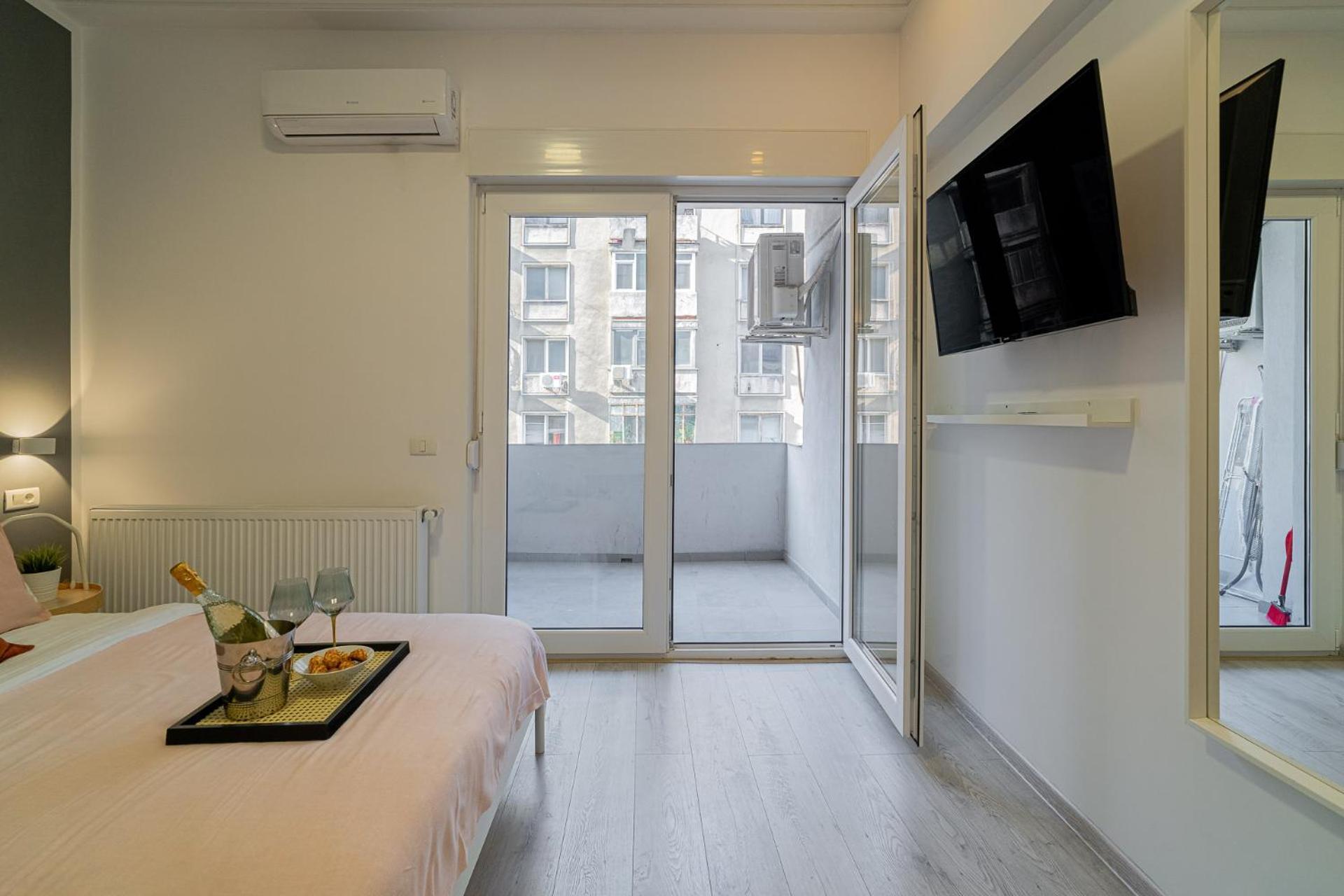 4br Sanctuary Near Cismigiu Park & Piata Universitatii Apartment *