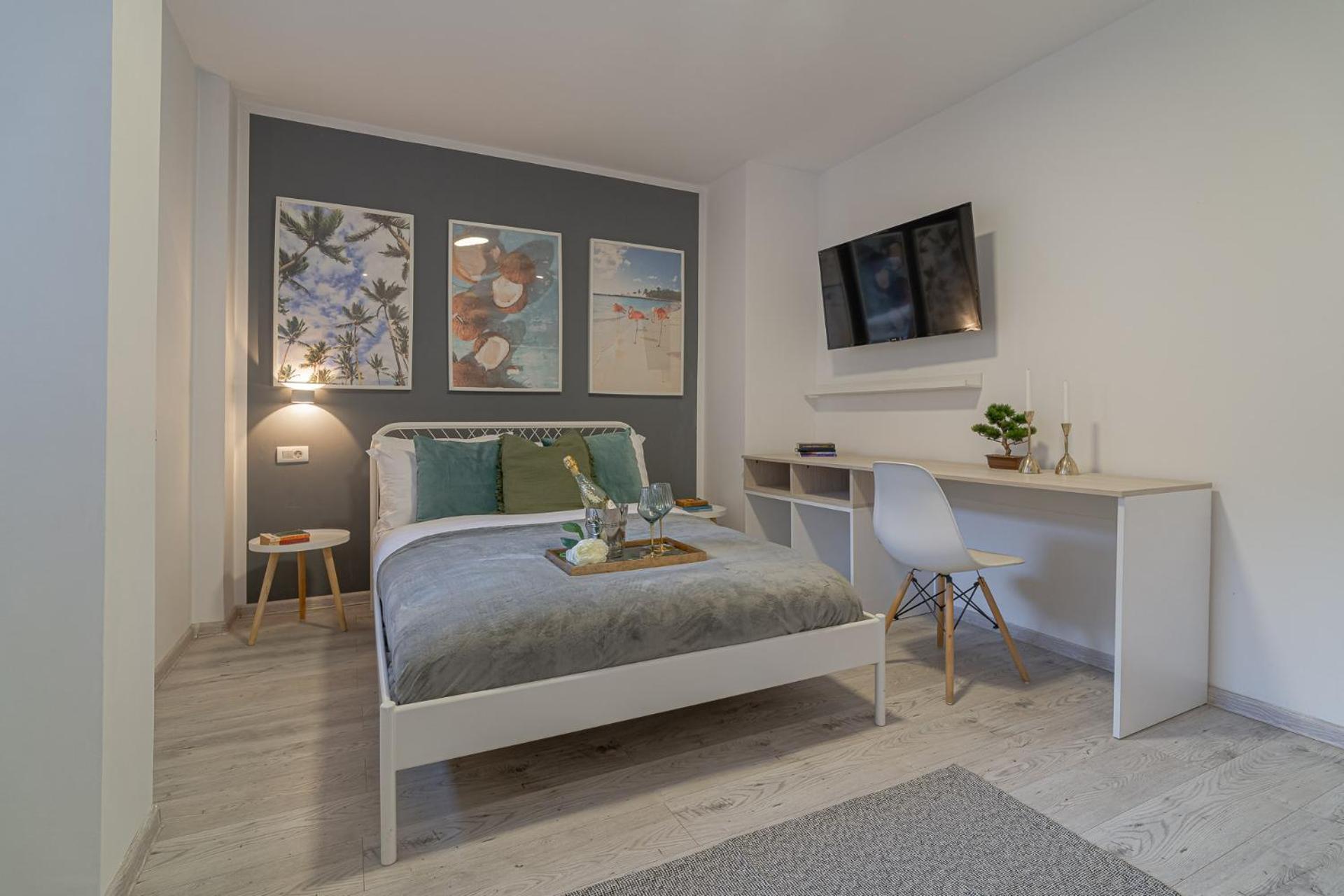 4br Sanctuary Near Cismigiu Park & Piata Universitatii Apartment *