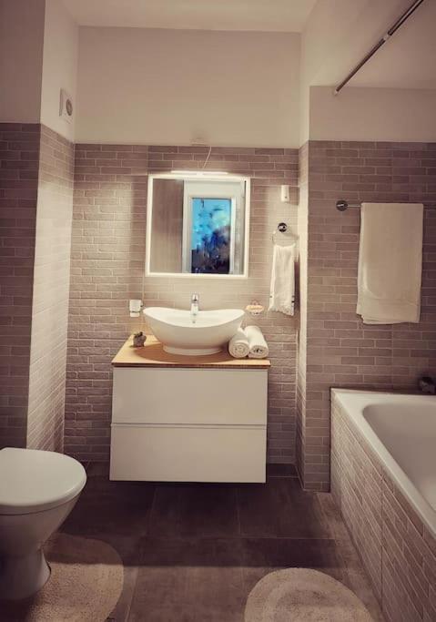 Sunset Escape Apartment *