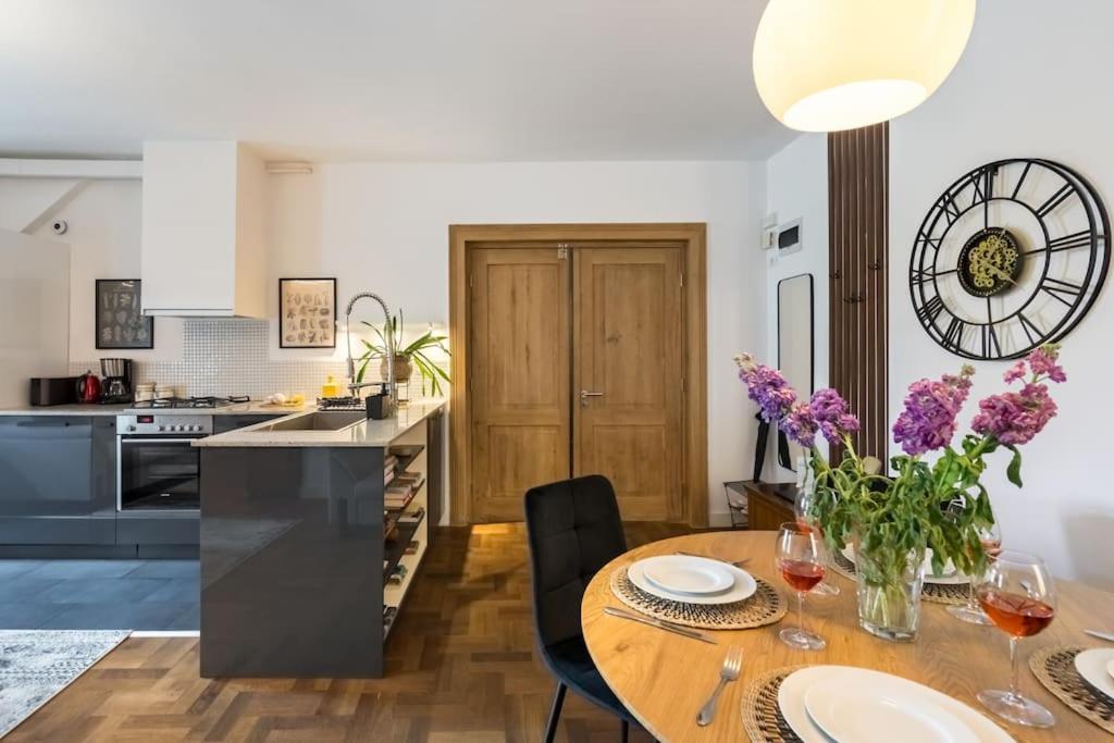 Apartment Stunning 2br - Ateneu - Center *