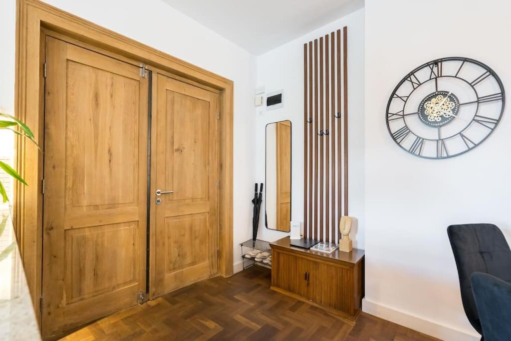 Apartment Stunning 2br - Ateneu - Center Bucharest