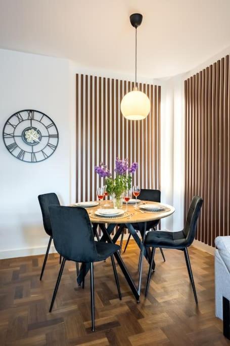 Apartment Stunning 2br - Ateneu - Center Bucharest