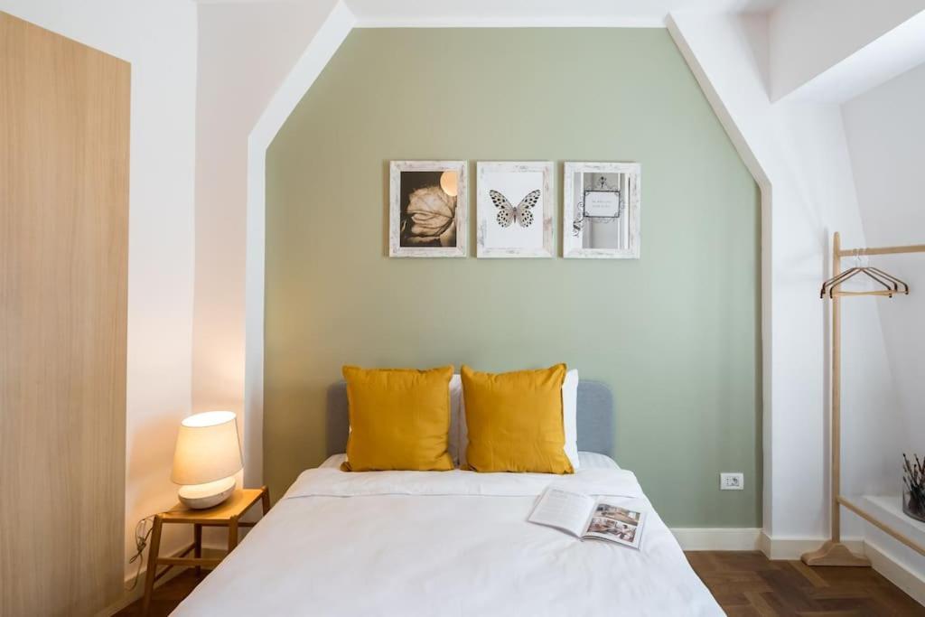 Apartment Stunning 2br - Ateneu - Center Bucharest