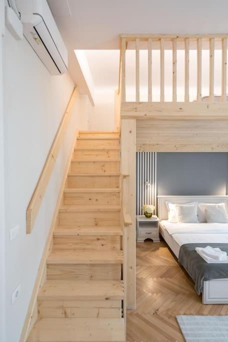 Stylish 5br - Ateneu - Amazing Location * Bucharest