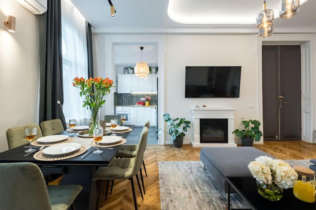 Stylish 5br - Ateneu - Amazing Location *