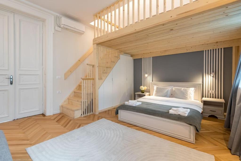 Stylish 5br - Ateneu - Amazing Location * Bucharest