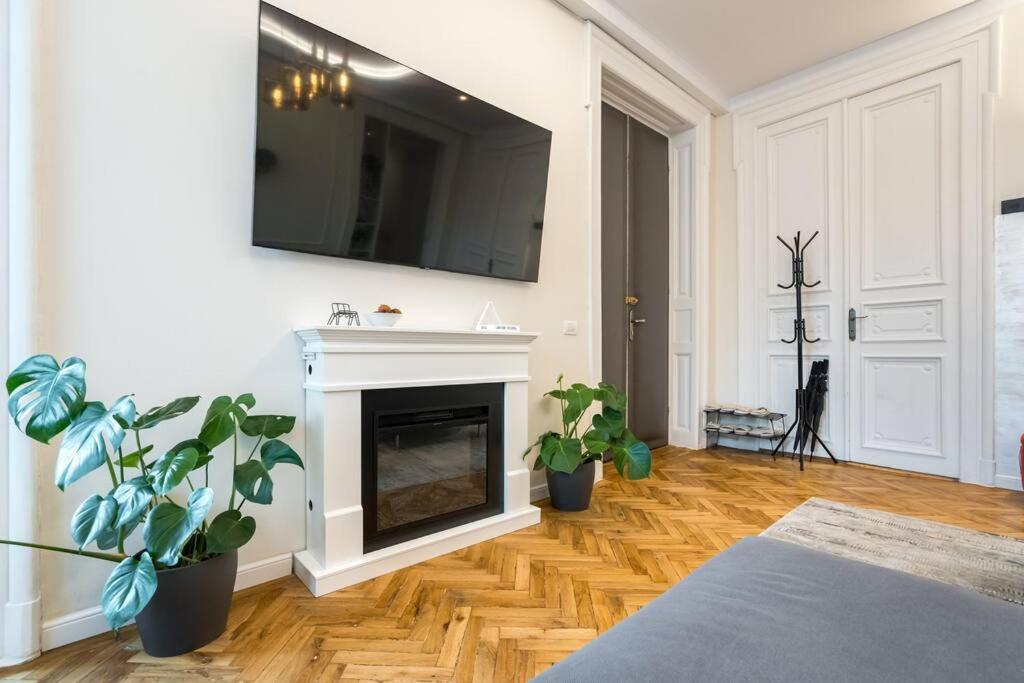 Stylish 5br - Ateneu - Amazing Location Apartment *