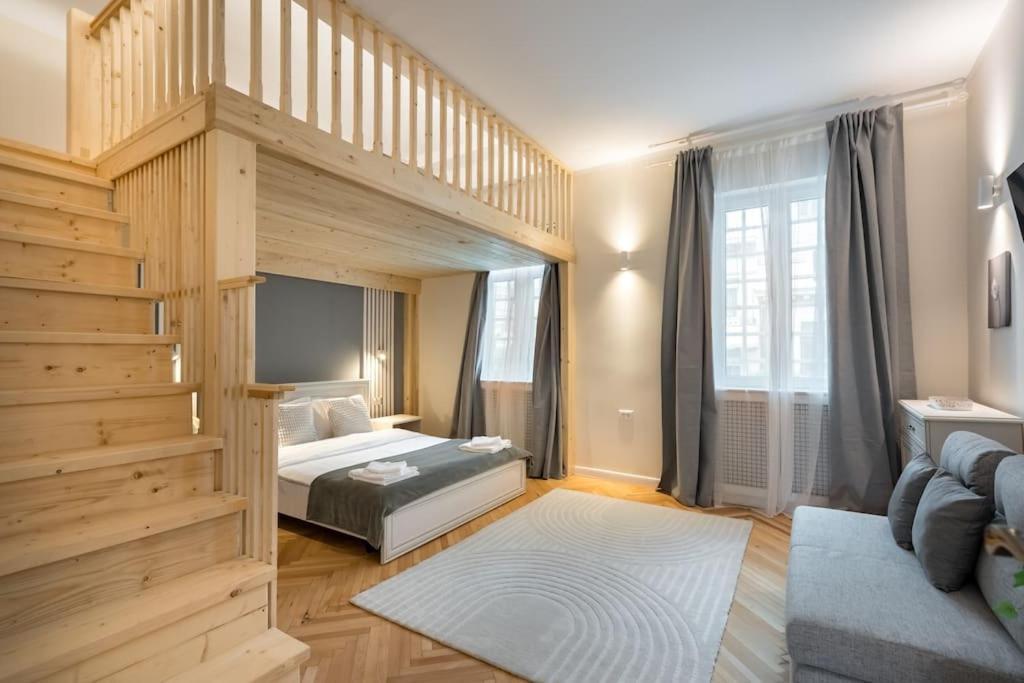 Stylish 5br - Ateneu - Amazing Location Apartment Bucharest