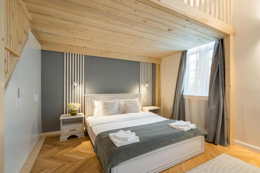 Stylish 5br - Ateneu - Amazing Location Apartment *