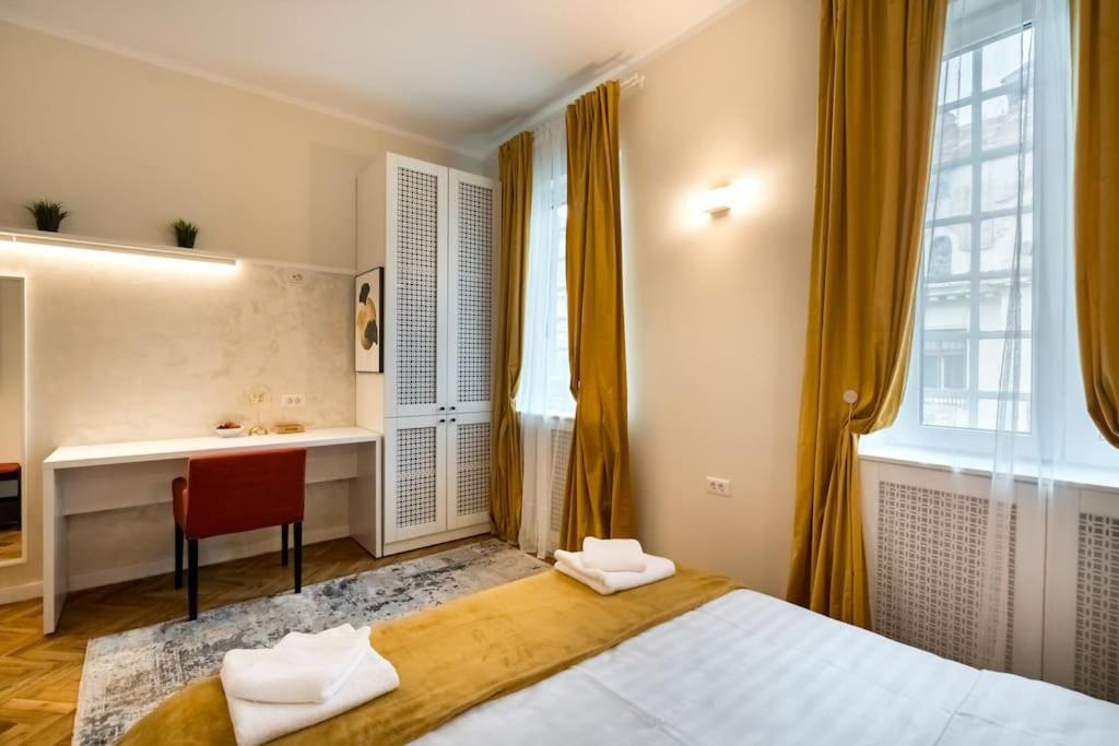 Apartment Stylish 5br - Ateneu - Amazing Location Bucharest