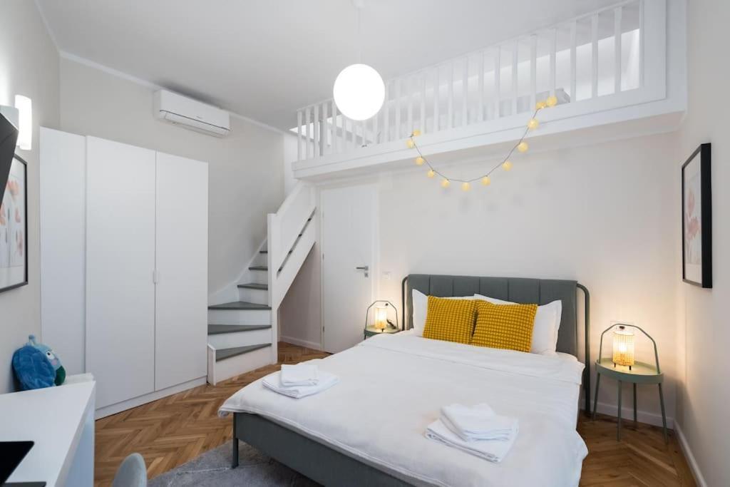 Stylish 5br - Ateneu - Amazing Location * Bucharest