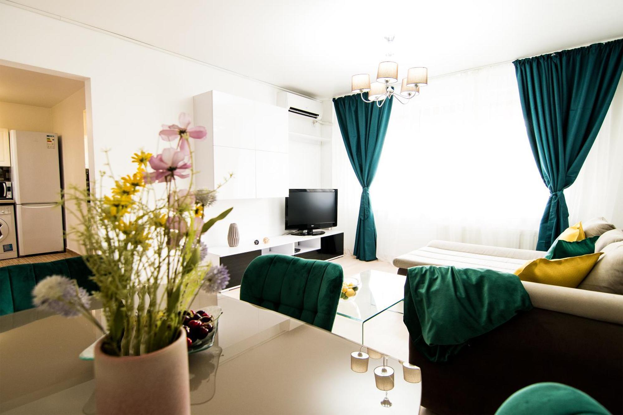 Center By Alia Apartment