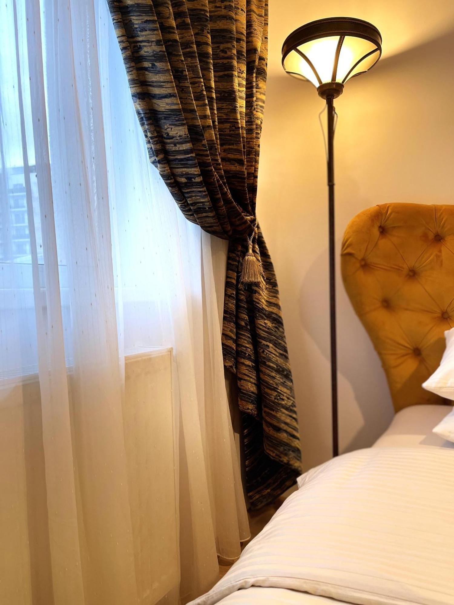 Jsn House - Private Parking & Premium Services Apartamento