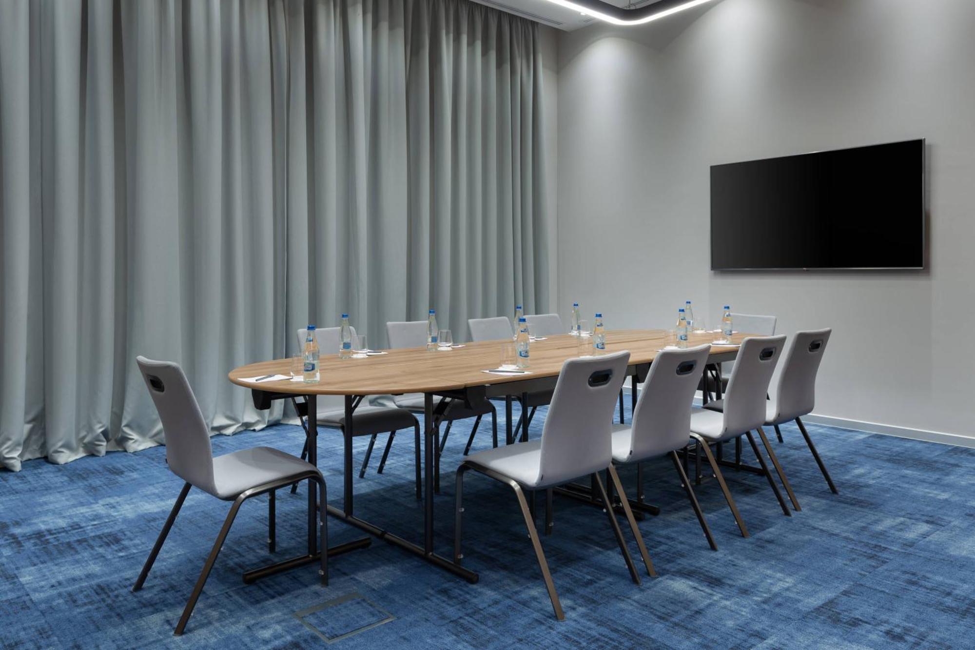 Courtyard By Marriott Floreasca Hotel