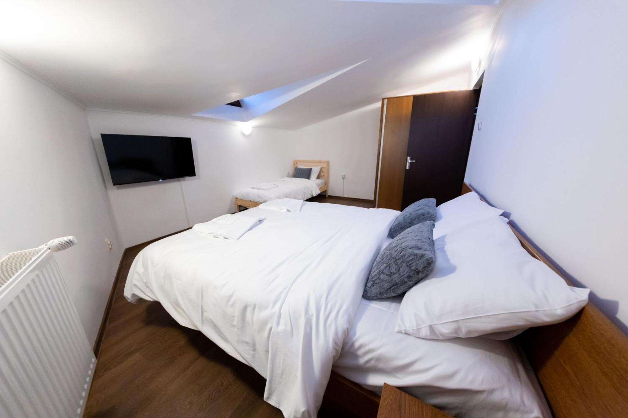 Lsix Apartment *