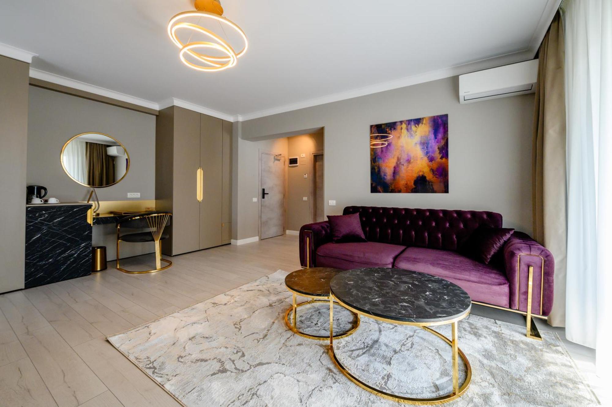 Elitte & Hotel Roşu