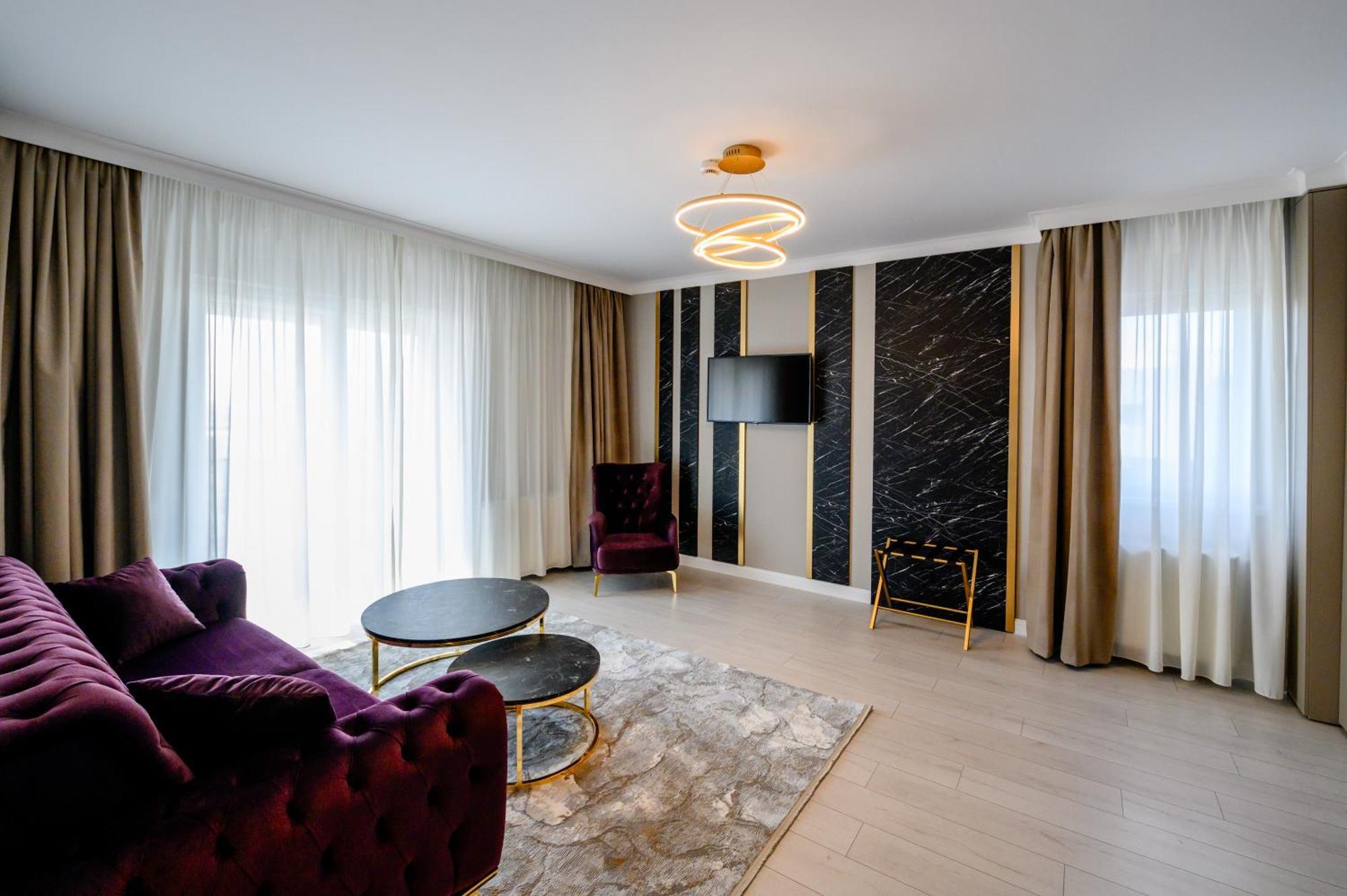 Elitte & 3* Roşu
