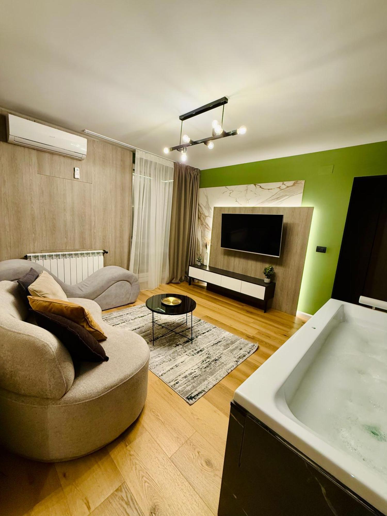 Apartamento Jacuzzi Old Town Escape *