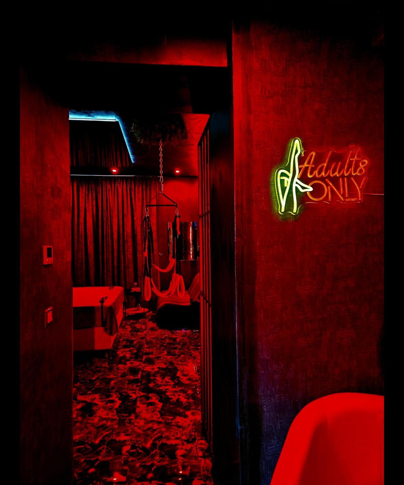 Love Room Bucareste