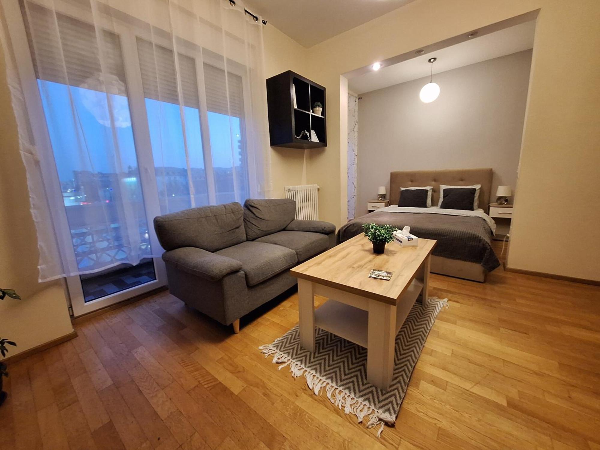 Black And White Apartament *