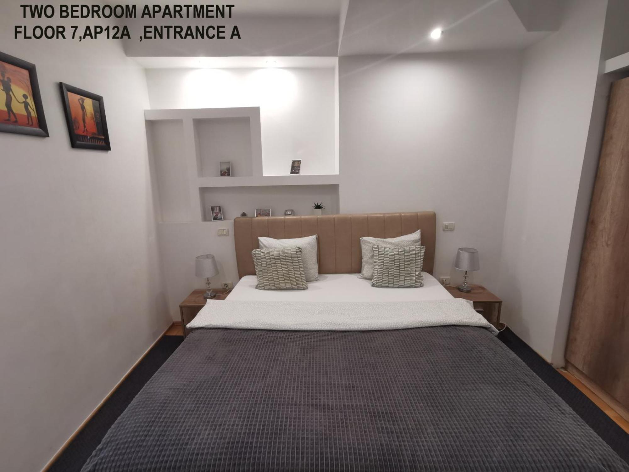 Black And White Apartament *