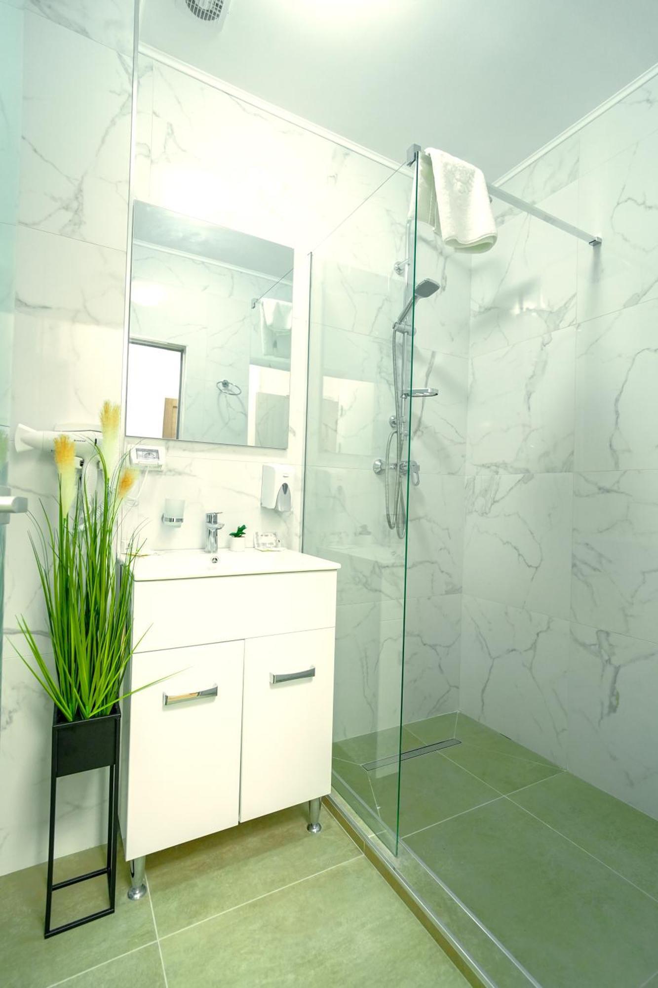 Sir Fundeni Hotel 3*