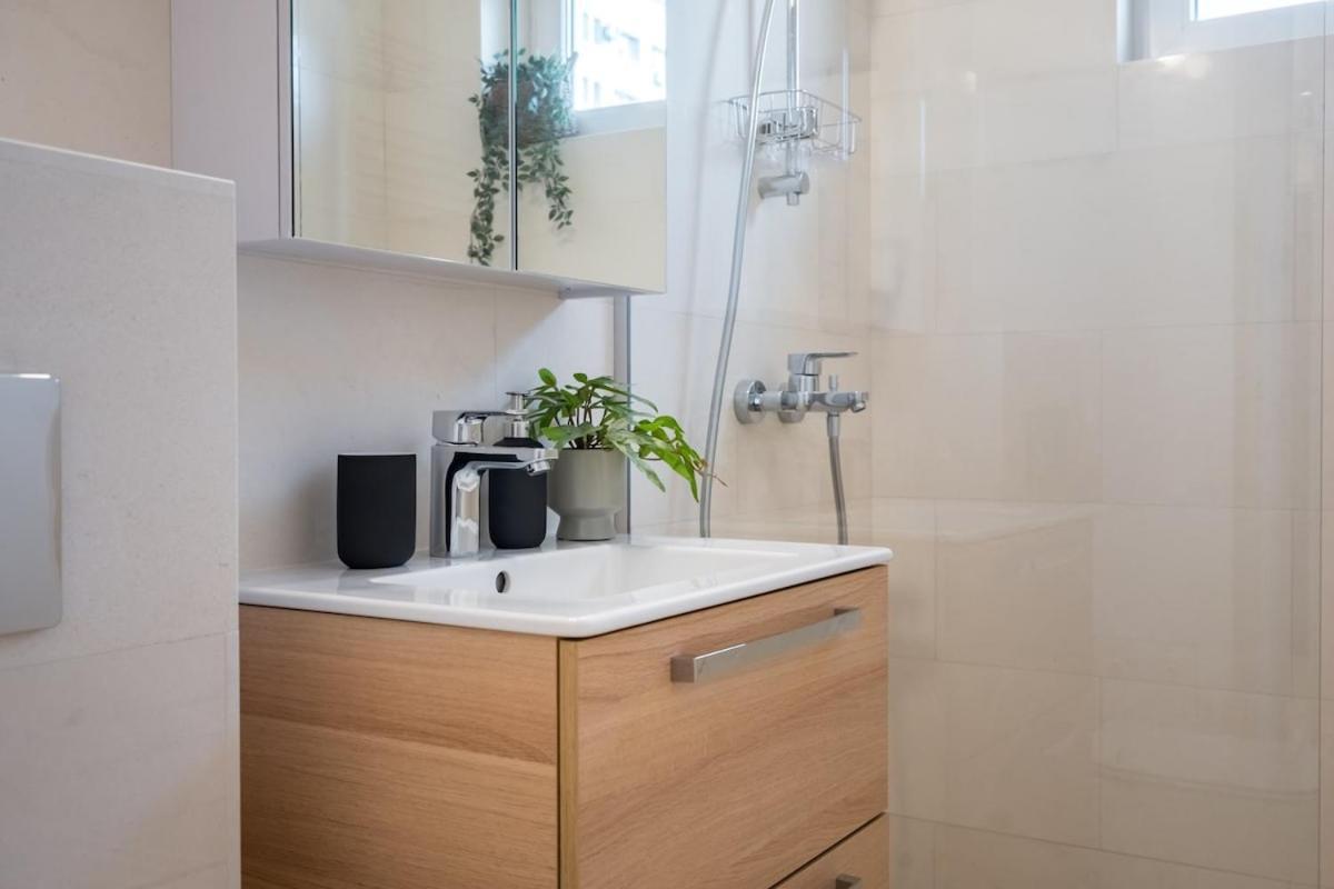 G24 - Luxurious & Cozy Inspired By Freedom Apartment