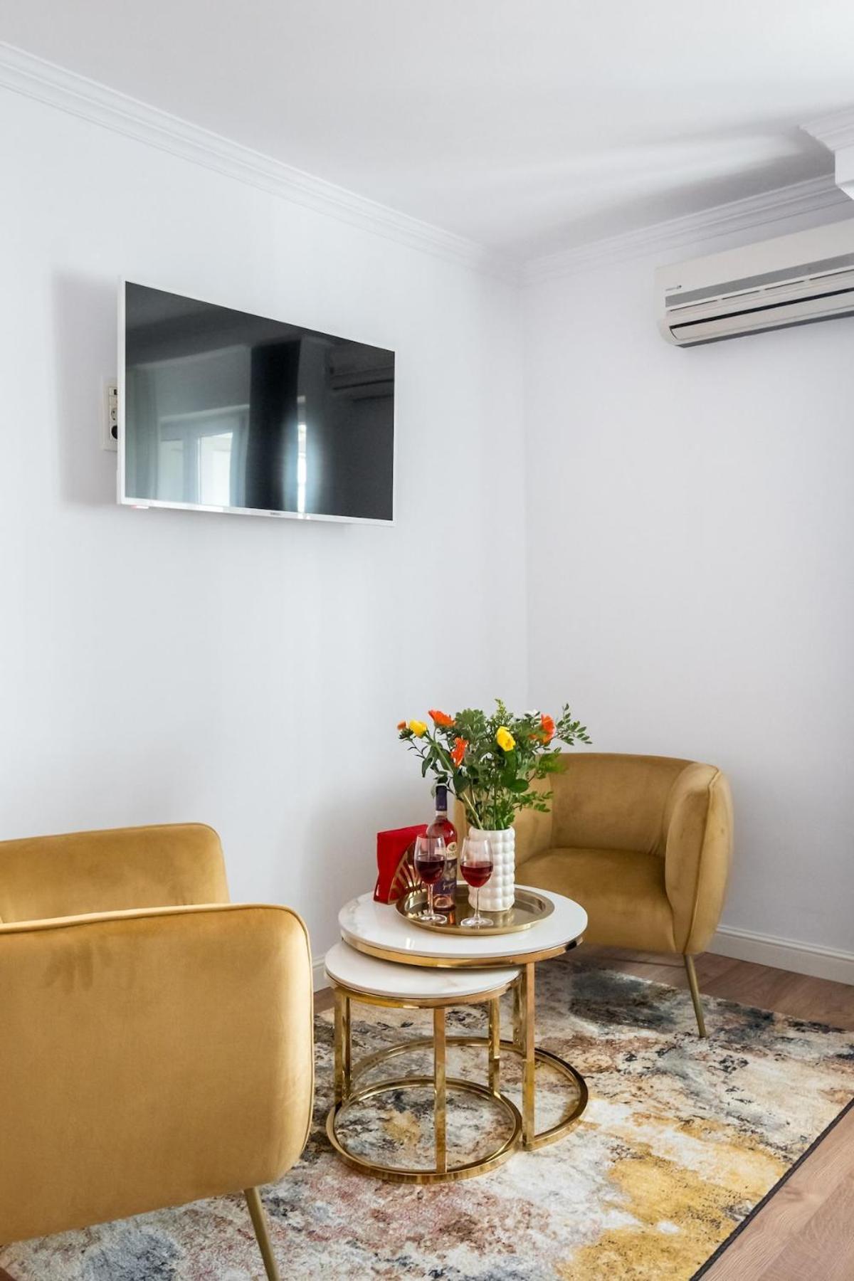 Apartment G24 - Luxurious & Cozy Inspired By Freedom