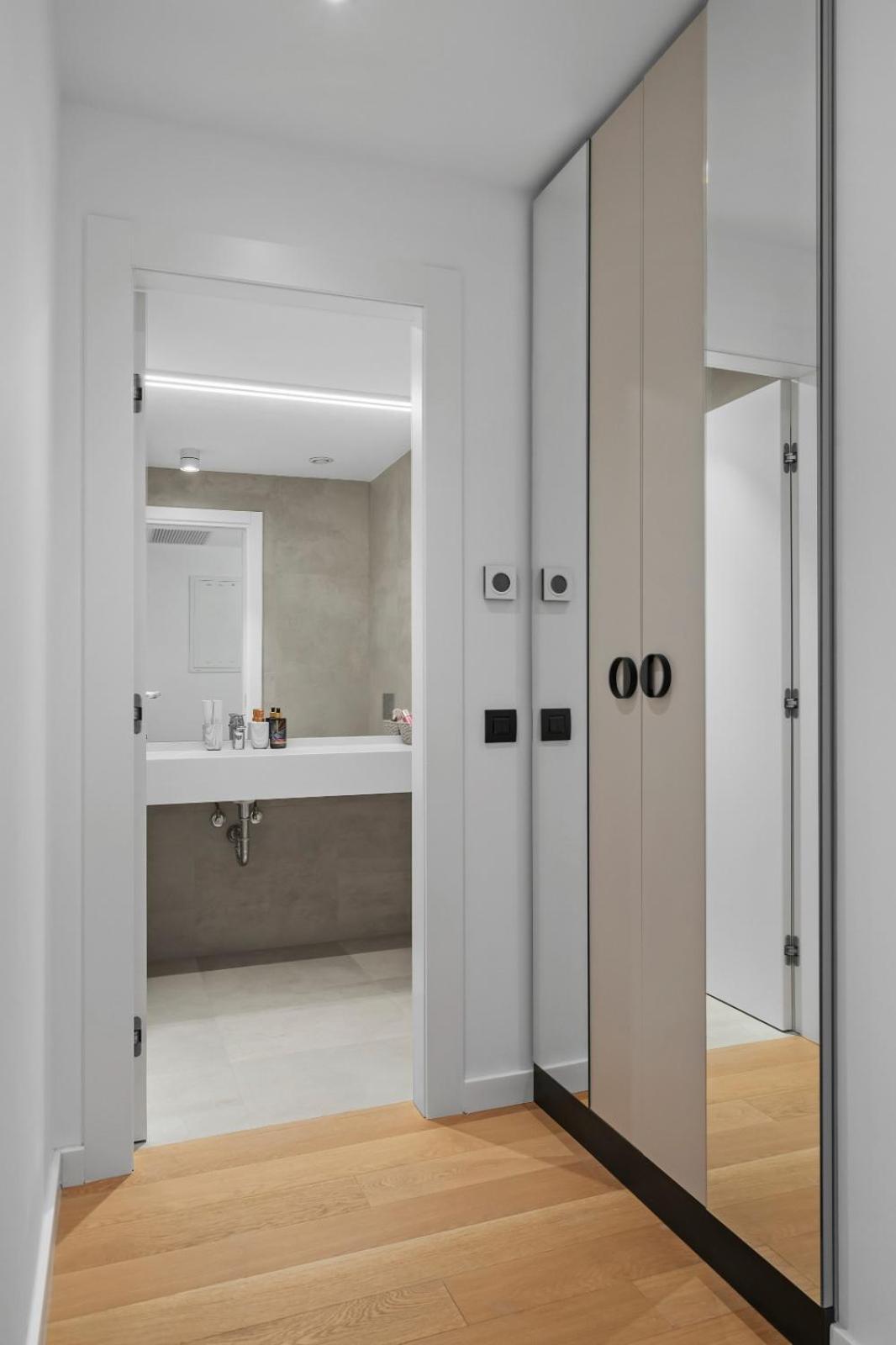 One H Luxury * Bucharest