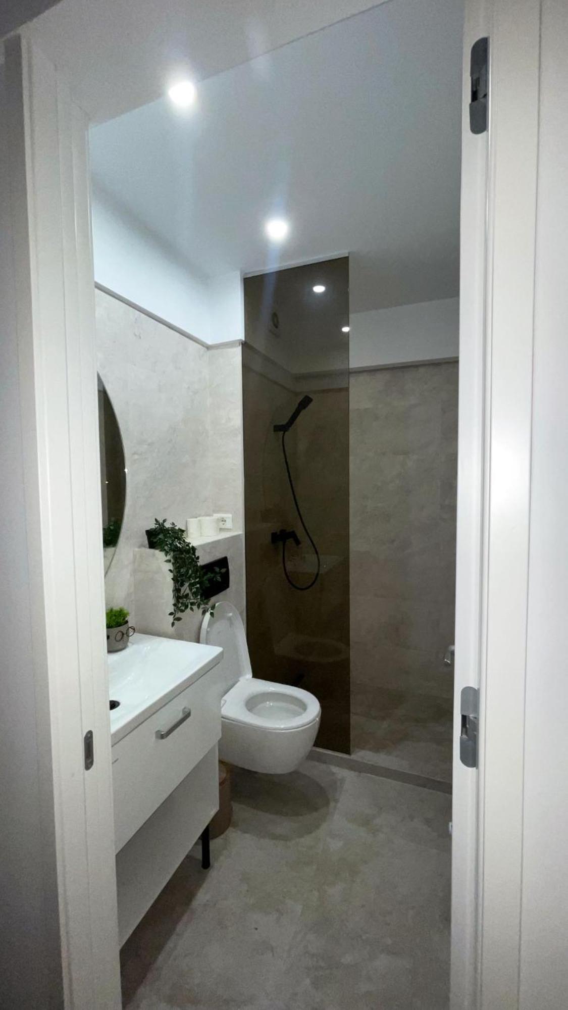 Fancy With 2br Apartment *