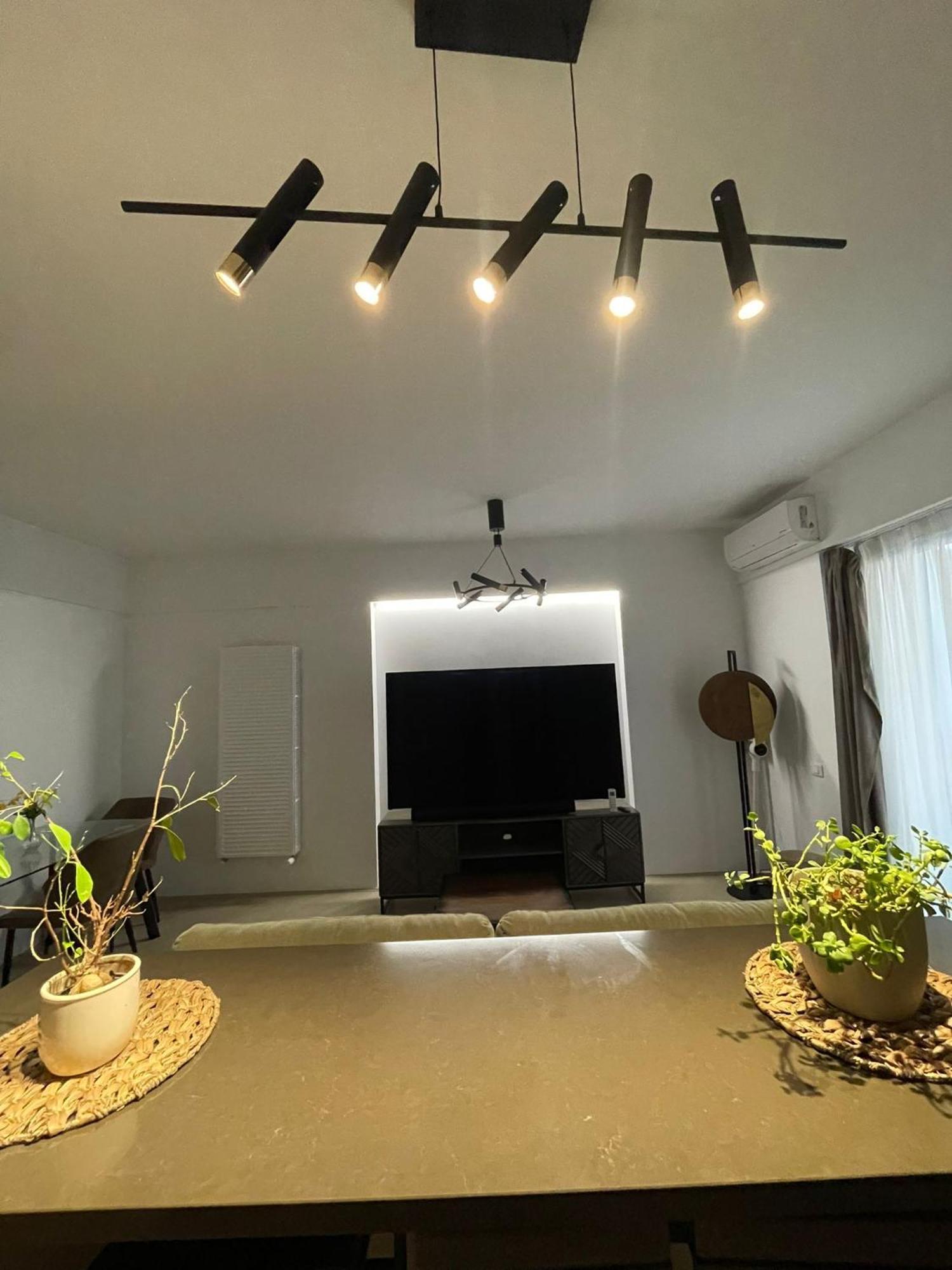 Apartment Fancy With 2br Bucharest