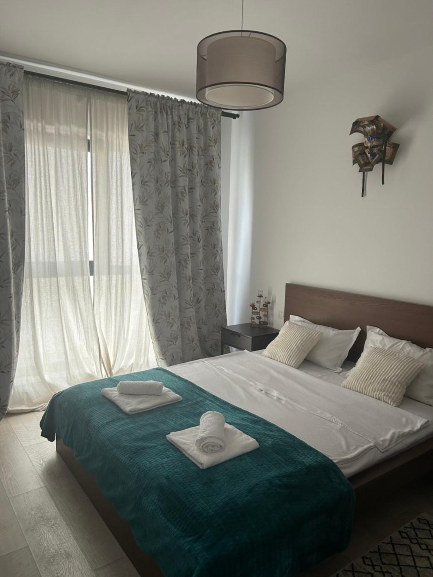Cozy 130e By Plaza Apartment *