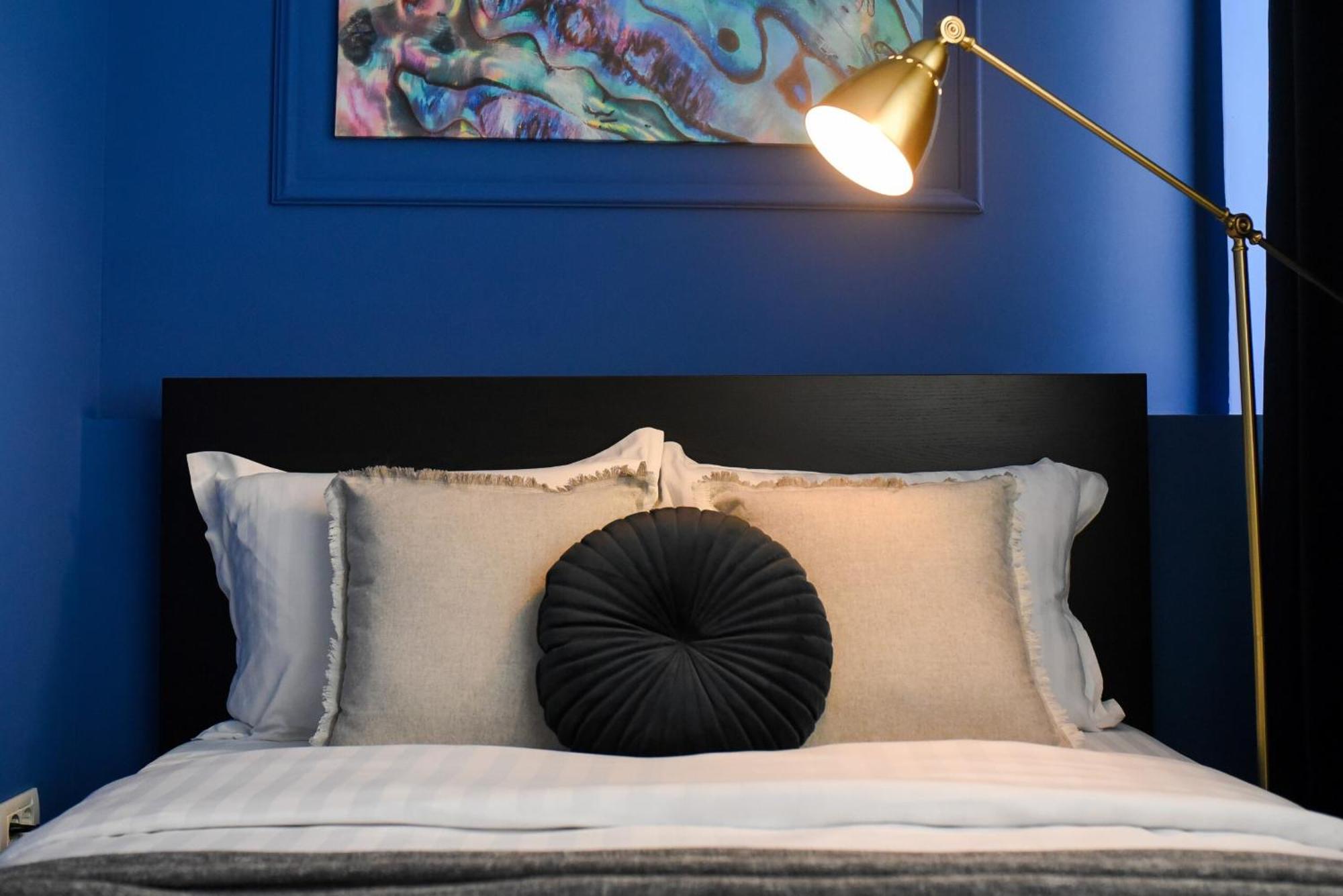 Elegant On Magheru Boulevard - The Art Of Living Simply Apartment