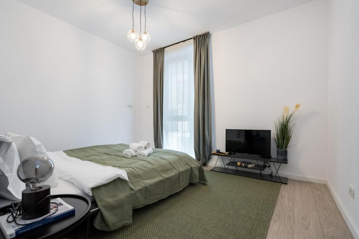 Elegance In Win Herastrau - King Bed * Bucharest