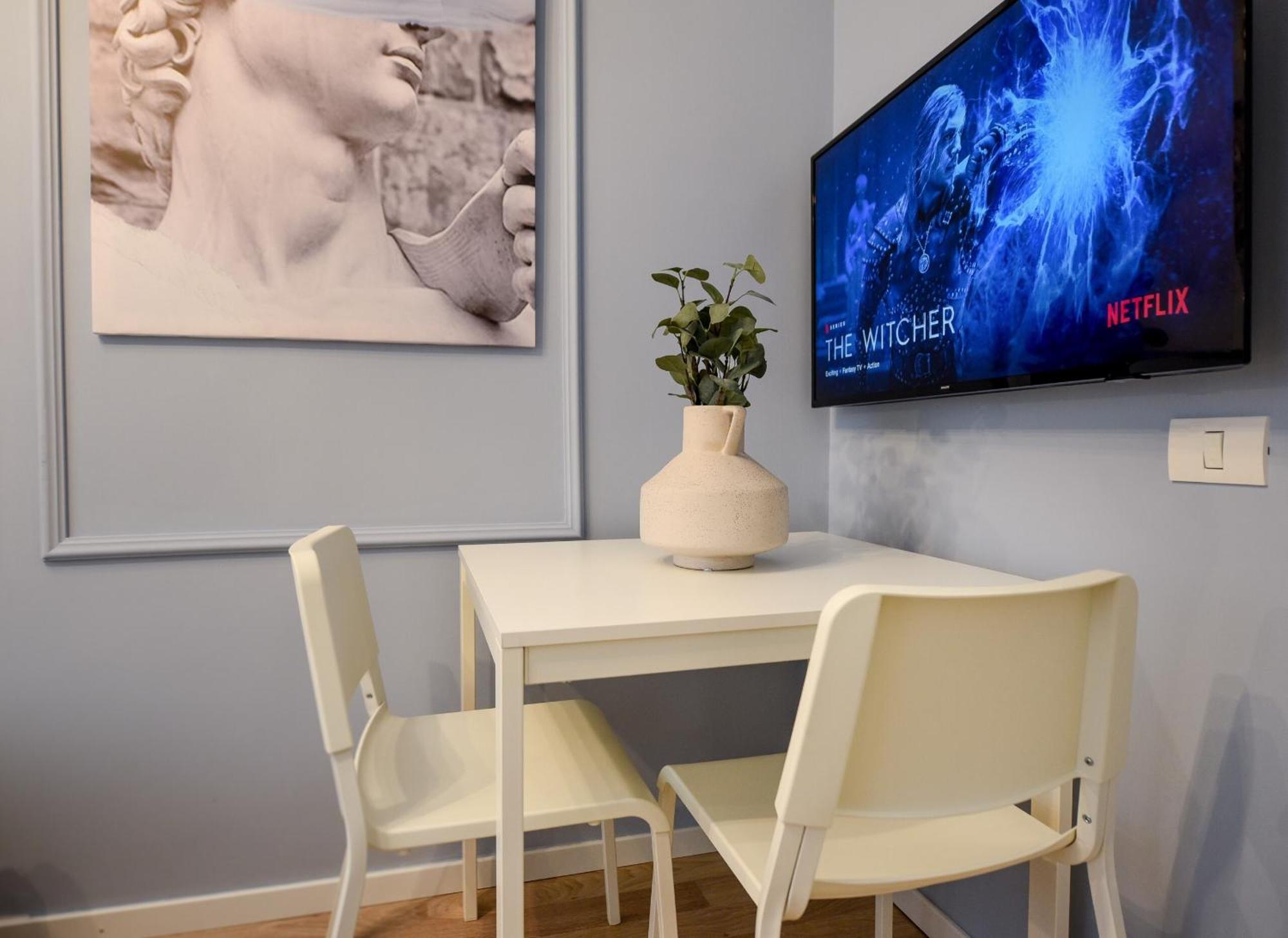 Elegant On Magheru Boulevard - The Art Of Living Simply Apartment Bucharest
