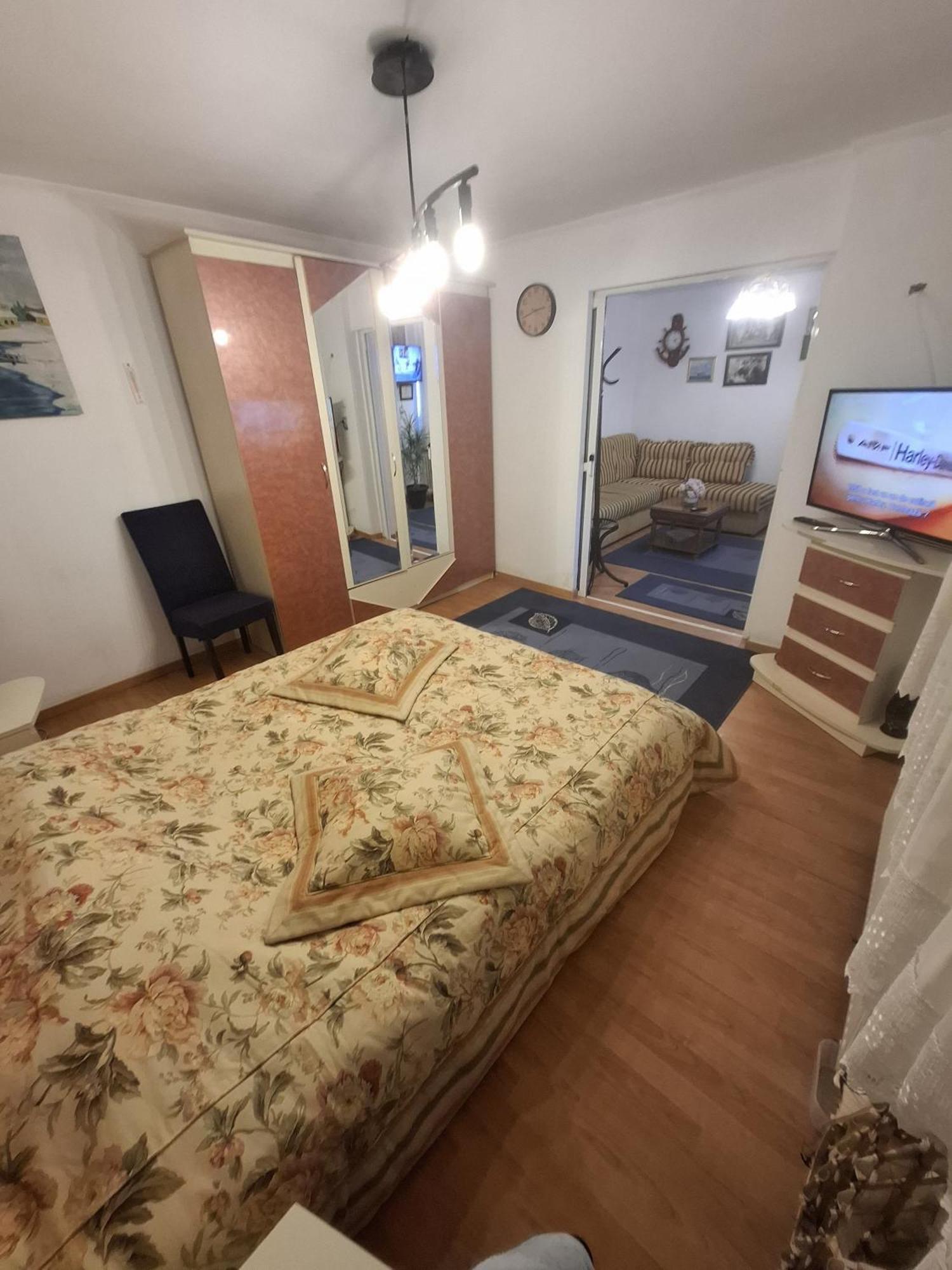 Casa 15 Apartament Bucureşti