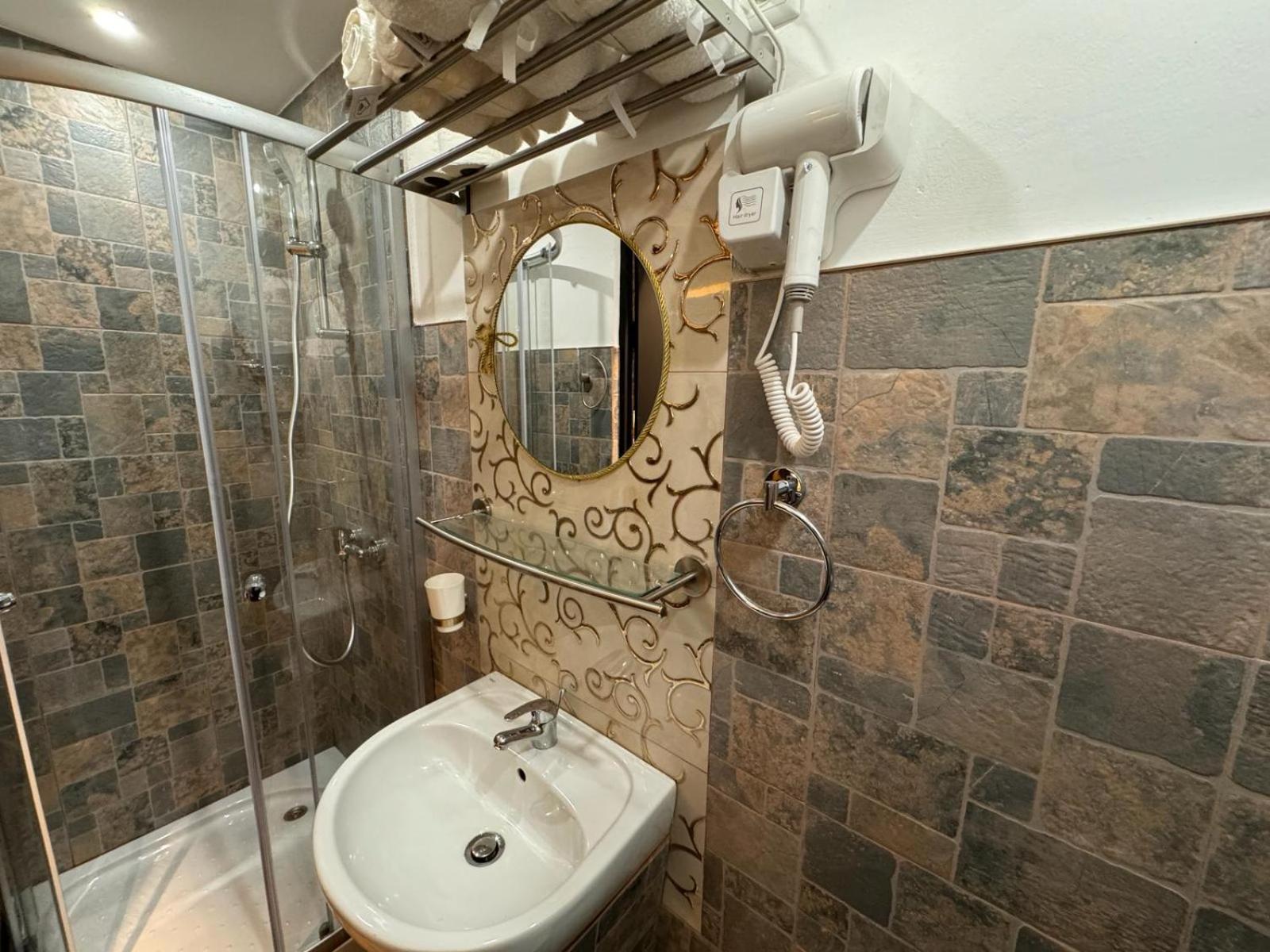 Harry Piata Romana 3* Bucharest