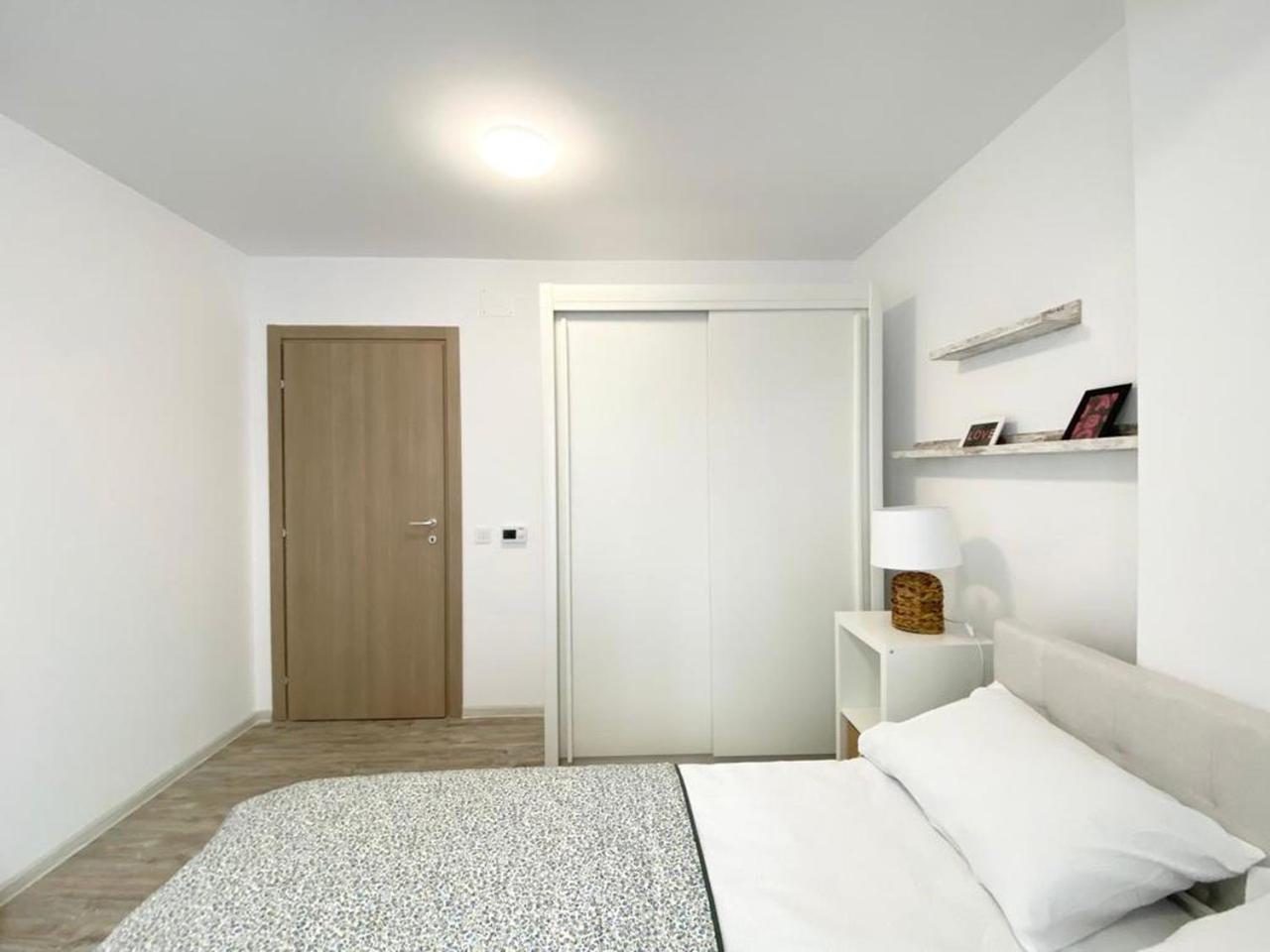 Apartment The Painter - Timpuri Noi 1br With Parking *