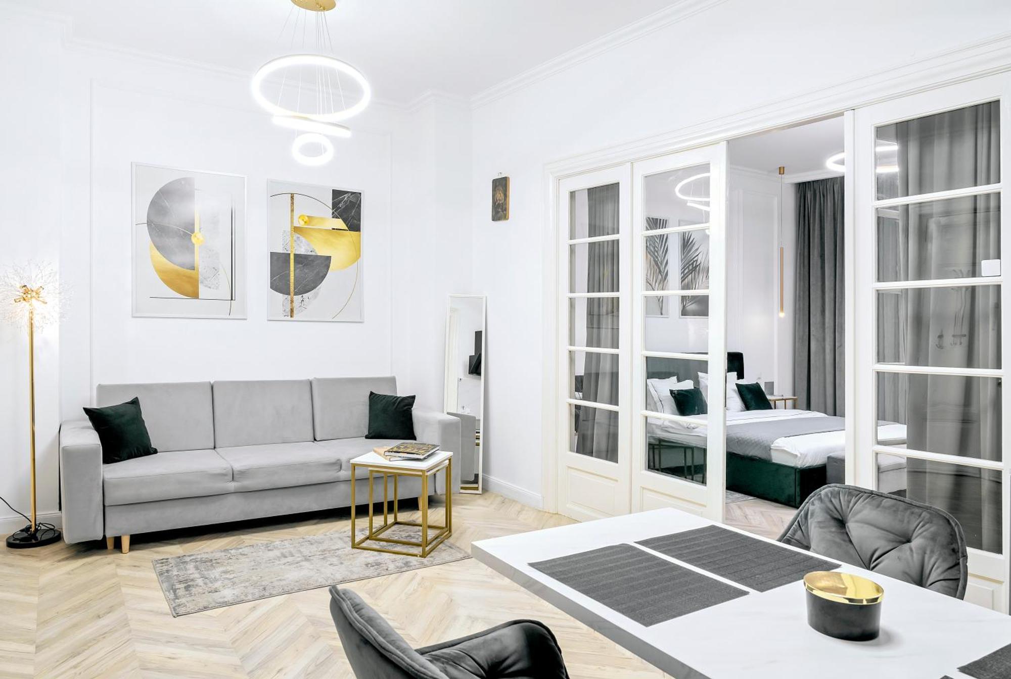 Garden High Ceilings Free Parking *