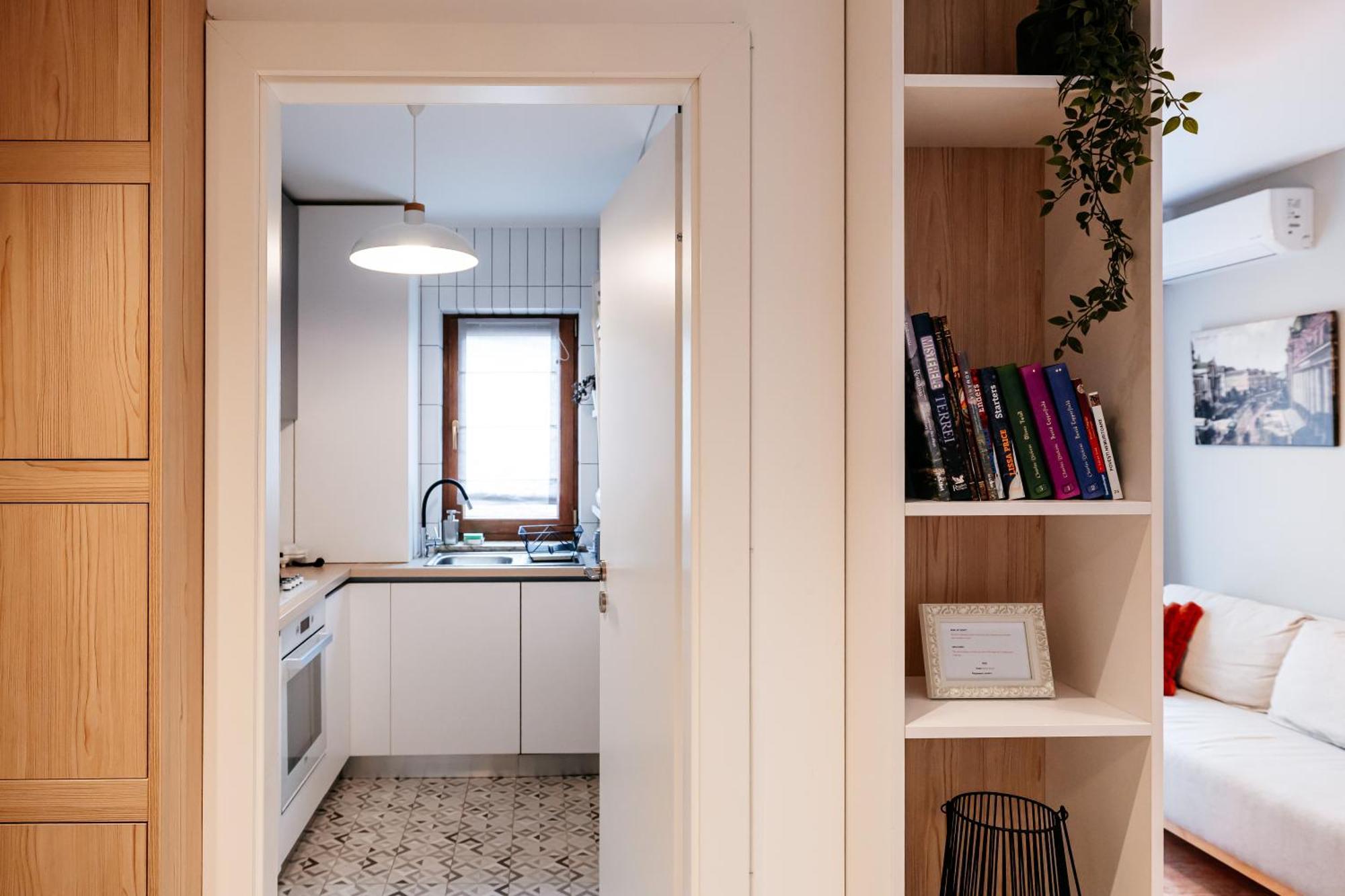 Piata Romana - Mendeleev 33 Apartment