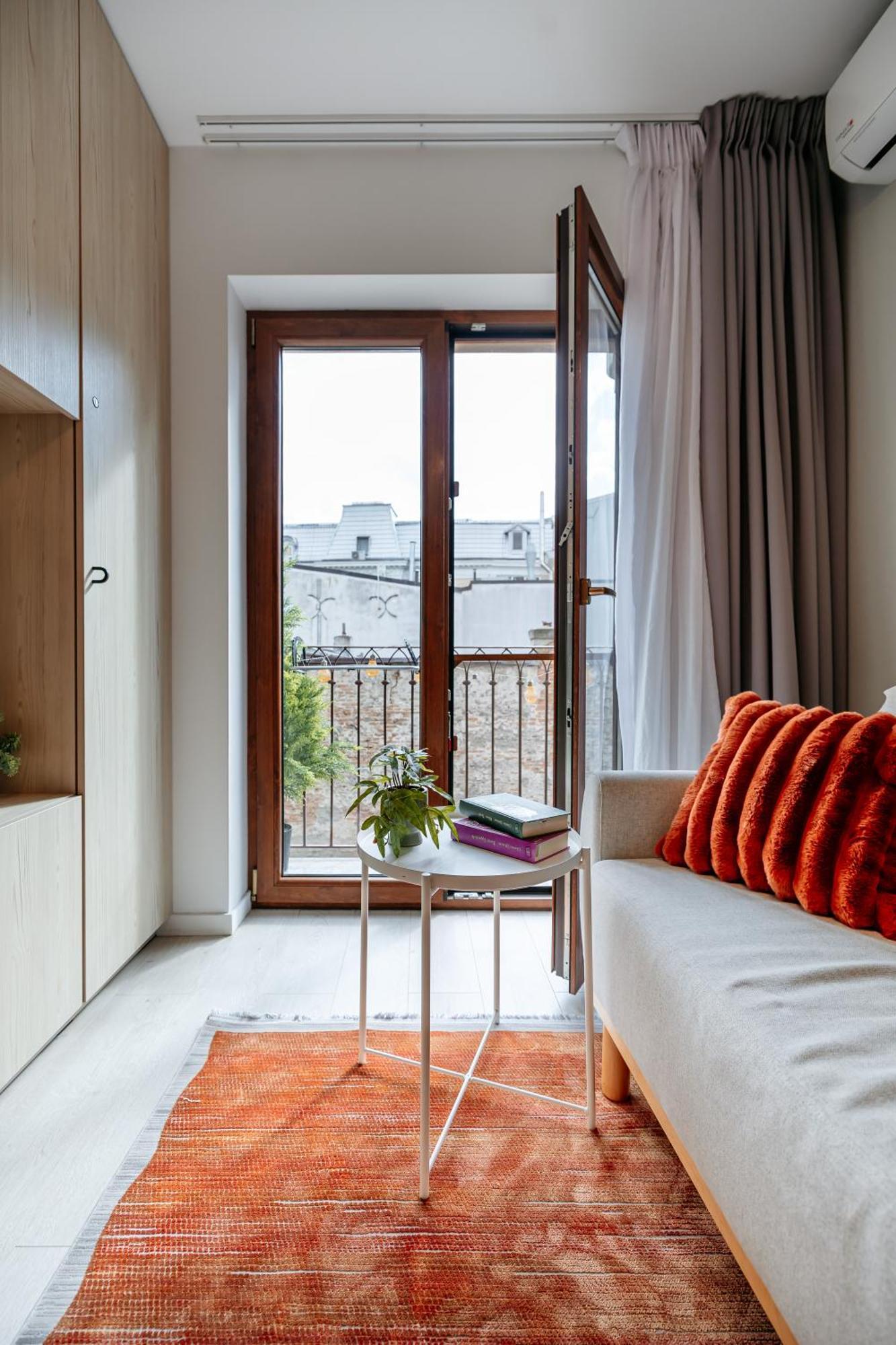 Piata Romana - Mendeleev 33 Apartment