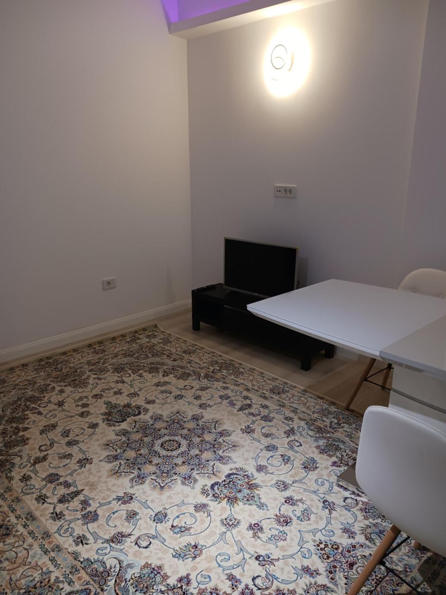 Myky Mouse Nu Primesc Santieristi Si Petrecareti Apartamento Bucareste