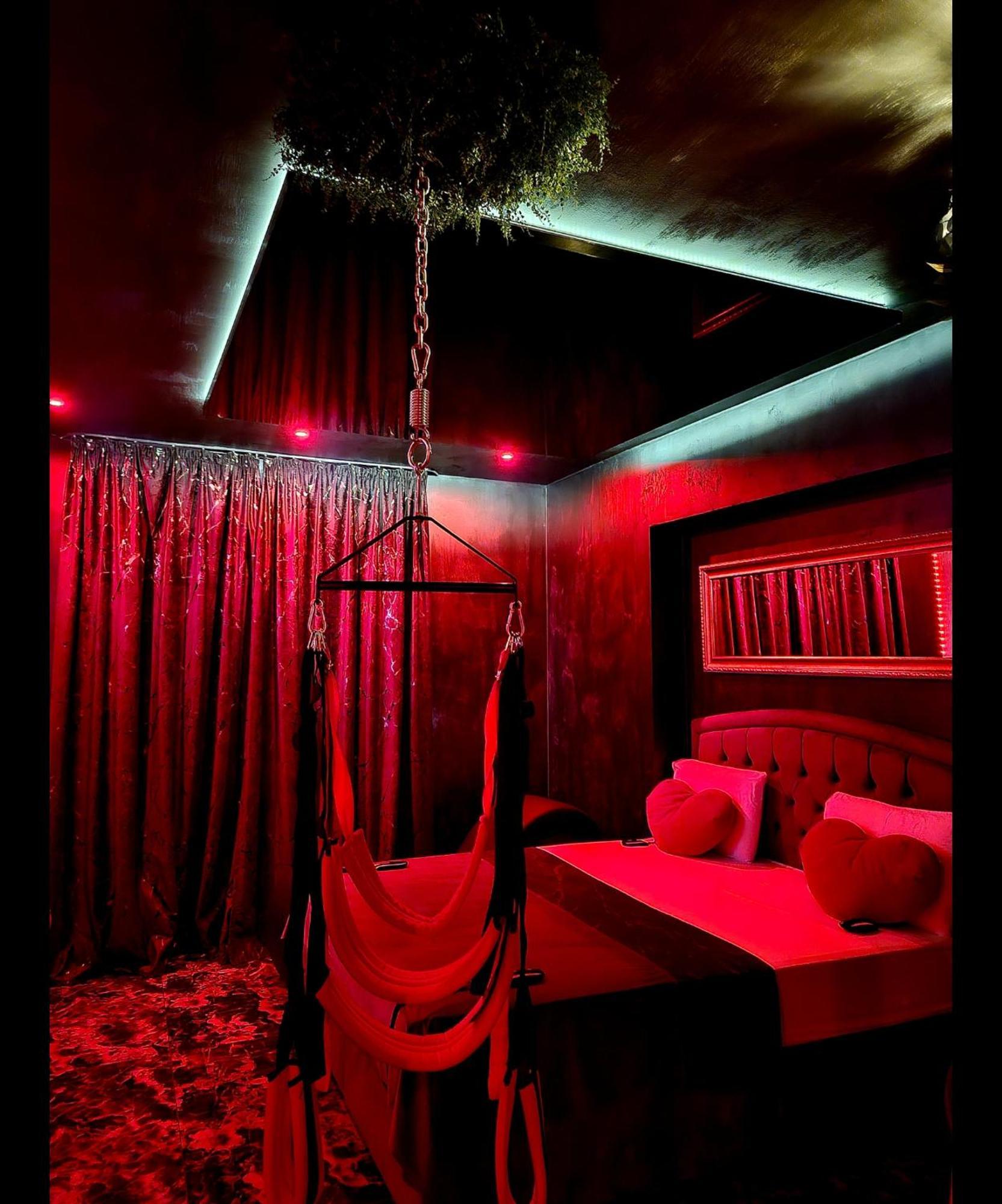 Homestay Love Room Bucharest