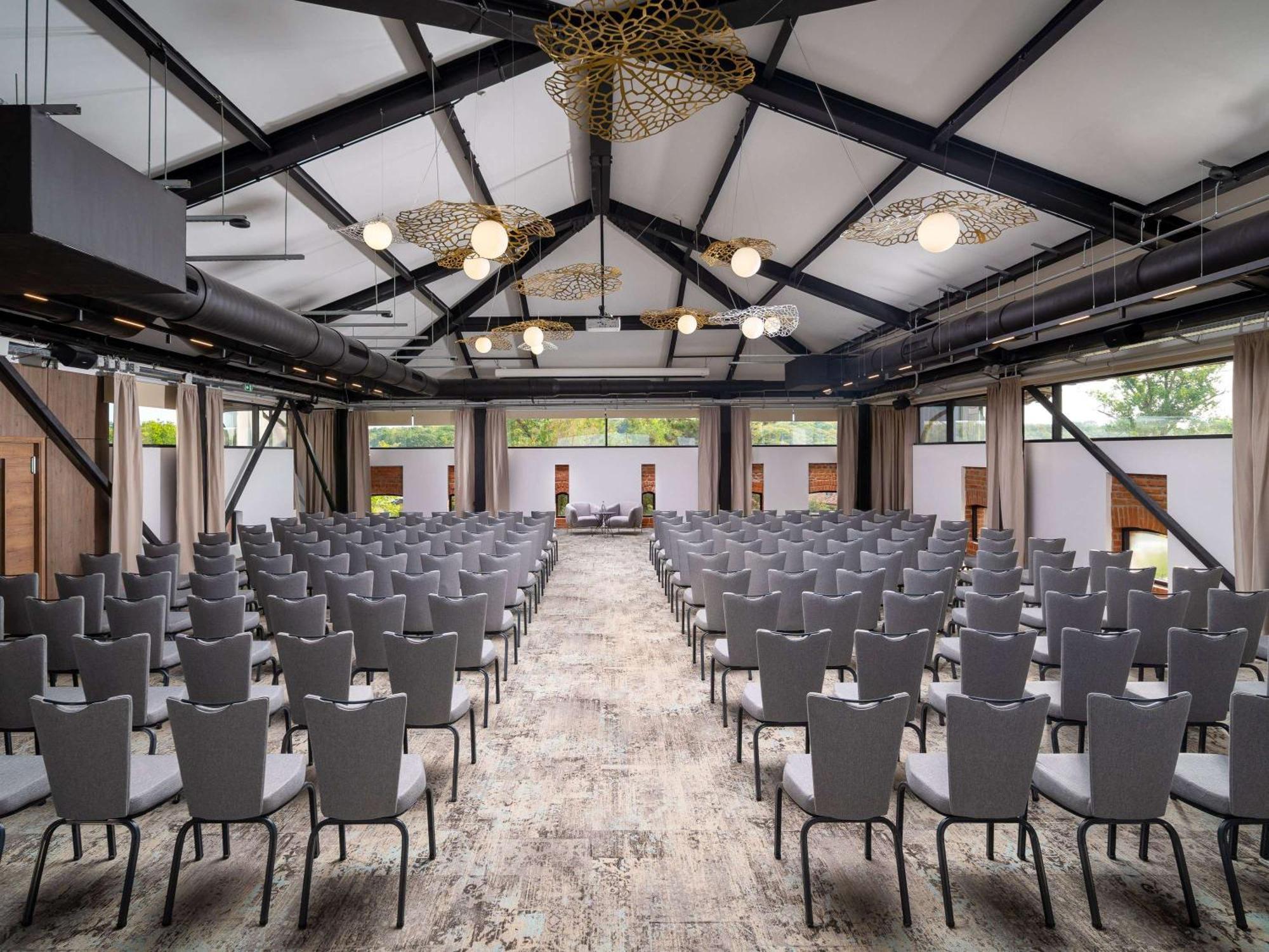 Mercure Conacul Cozieni 4* Pasarea